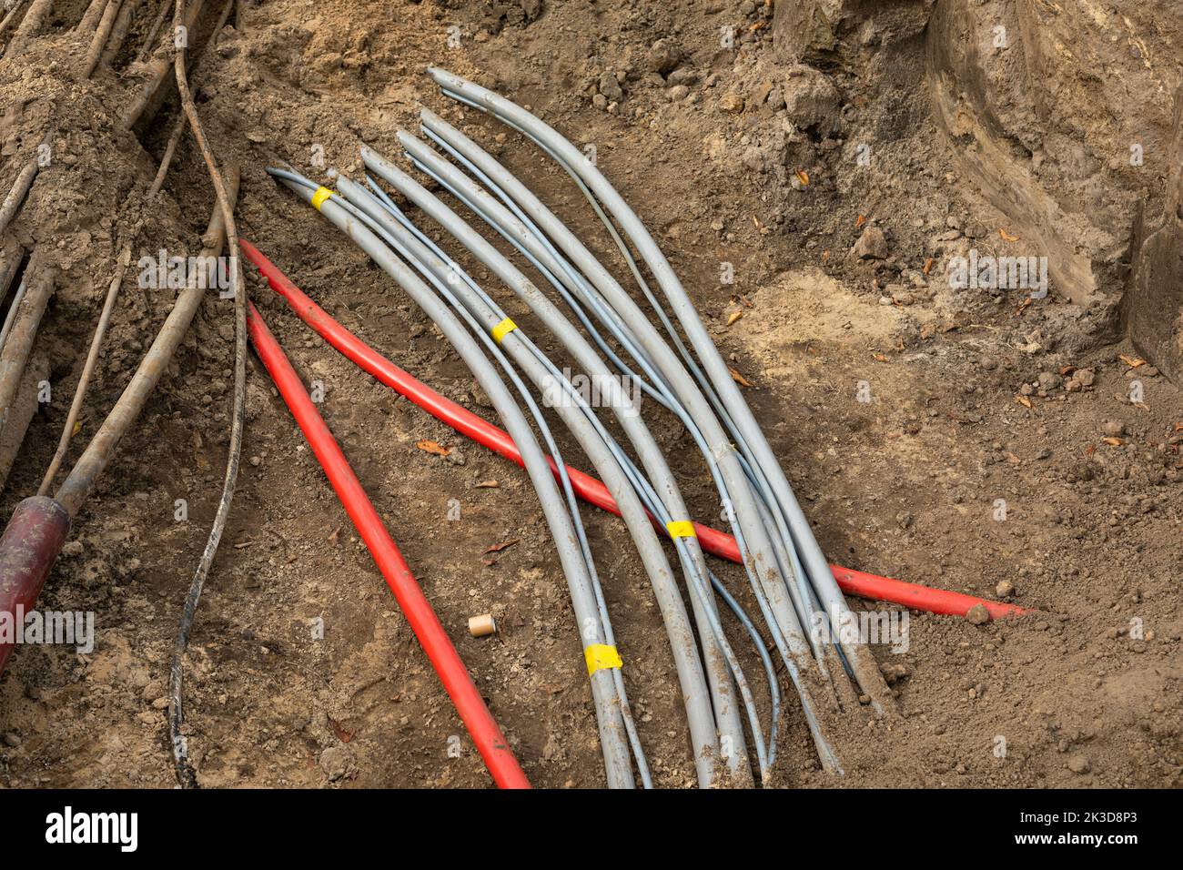 Grundarbeiten mit Kabeln für Elektrizität in den Niederlanden Stockfoto