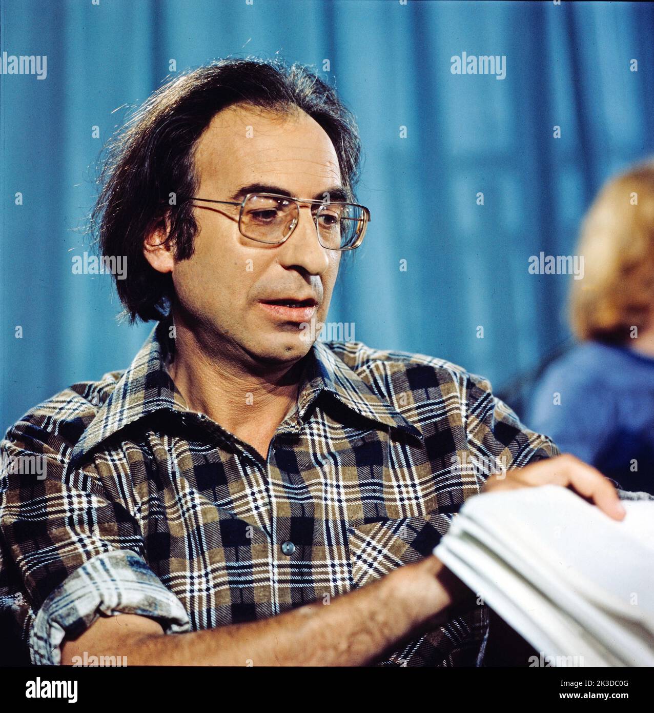 Peter Rühmkorf, deutscher Schriftsteller, Dichter, Lyriker, Essayist, Hier bei einer Lesung seiner Gedichte, Deutschland, 1979. Peter Ruehmkorf, deutscher Schriftsteller, Dichter, Texter, Essayist, Foto bei einer Lesung seiner Gedichte, Deutschland, 1979. Stockfoto