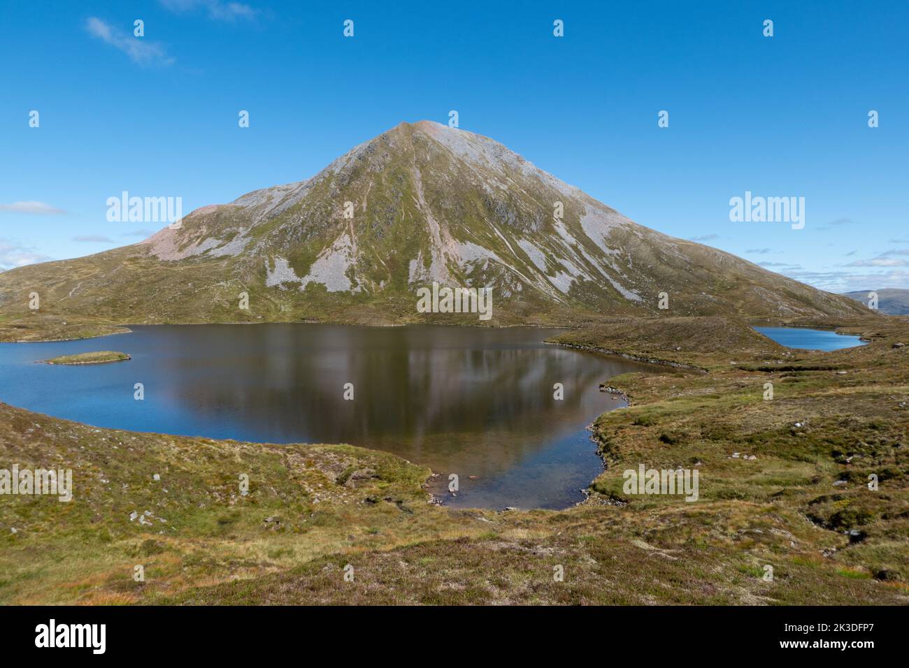 see bei munro Sgurr Eilde Mor im schottischen Hochland Stockfoto