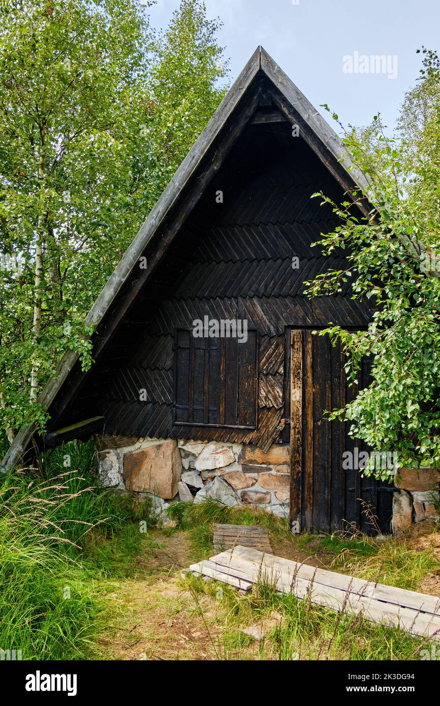 Hütte am ehemaligen Torfgraben im Naturschutzgebiet des Georgenfelder Hochmoors, Altenberg, Sachsen, Deutschland. Stockfoto