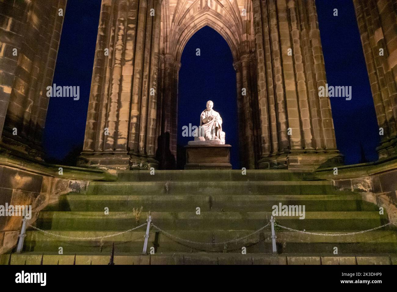 Scott Denkmal bei Nacht im Stadtzentrum von Edinburgh, Schottland Stockfoto