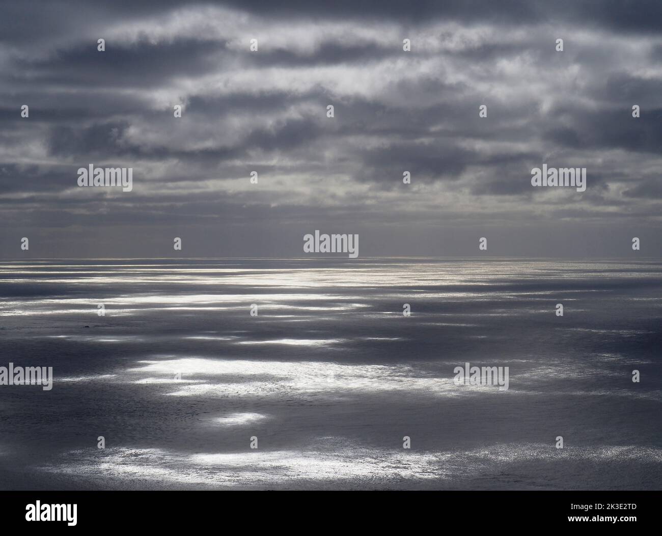 Himmel und Meer in der Nähe von Sumba, Suðuroy, Färöer Stockfoto