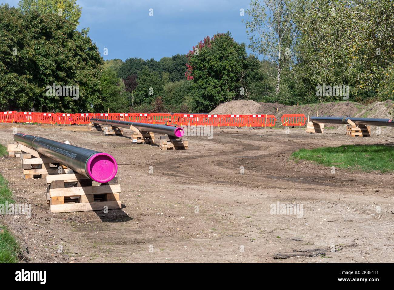 Pipeline-Projekt Esso Southampton nach London, Ersatzleitung für Flugzeugkraftstoff im Southwood Country Park, Farnborough, Hampshire England, Großbritannien 2022 Stockfoto