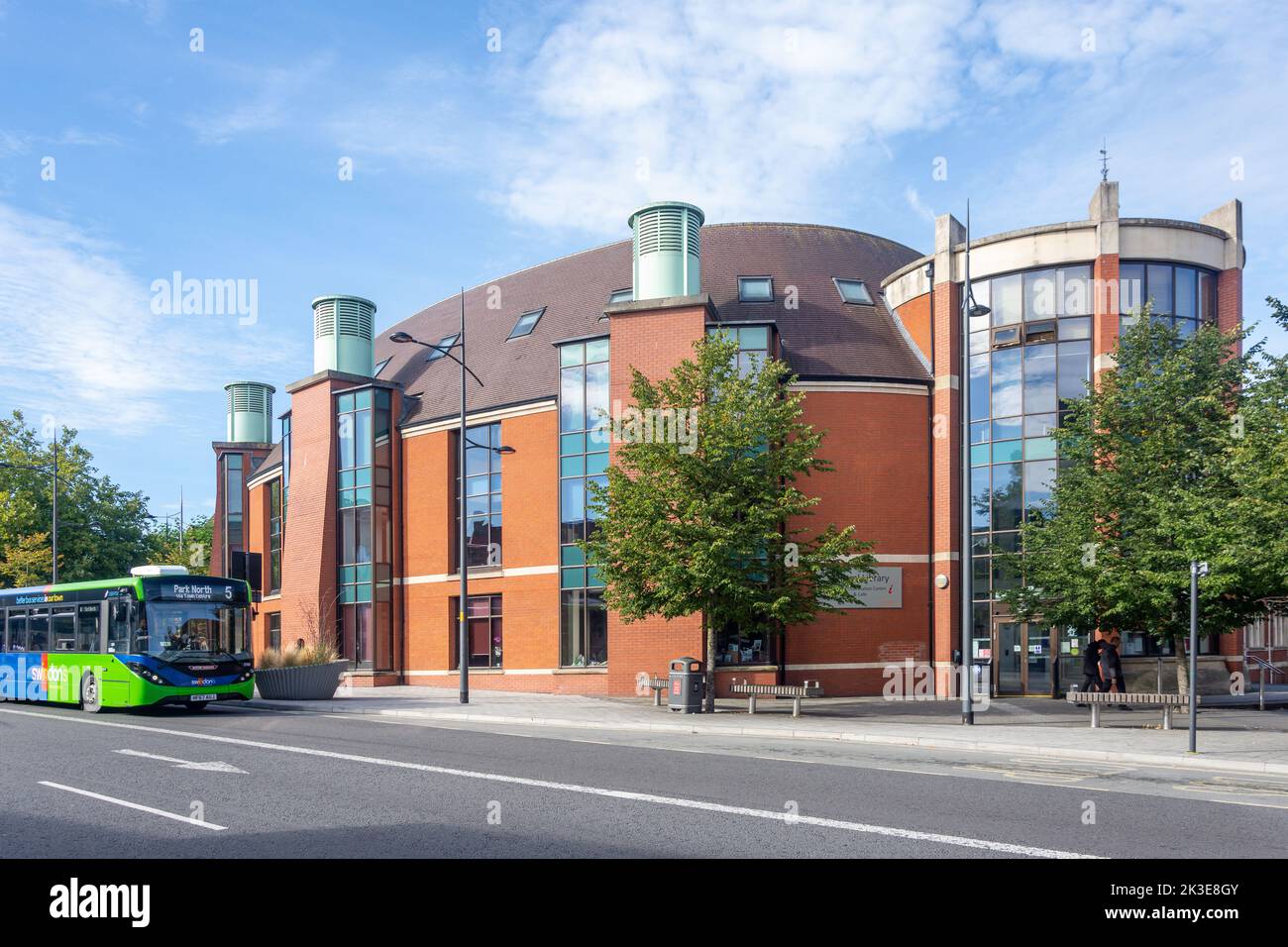 Central Library Swindon, Regent Circus, Swindon, Wiltshire, England, Vereinigtes Königreich Stockfoto