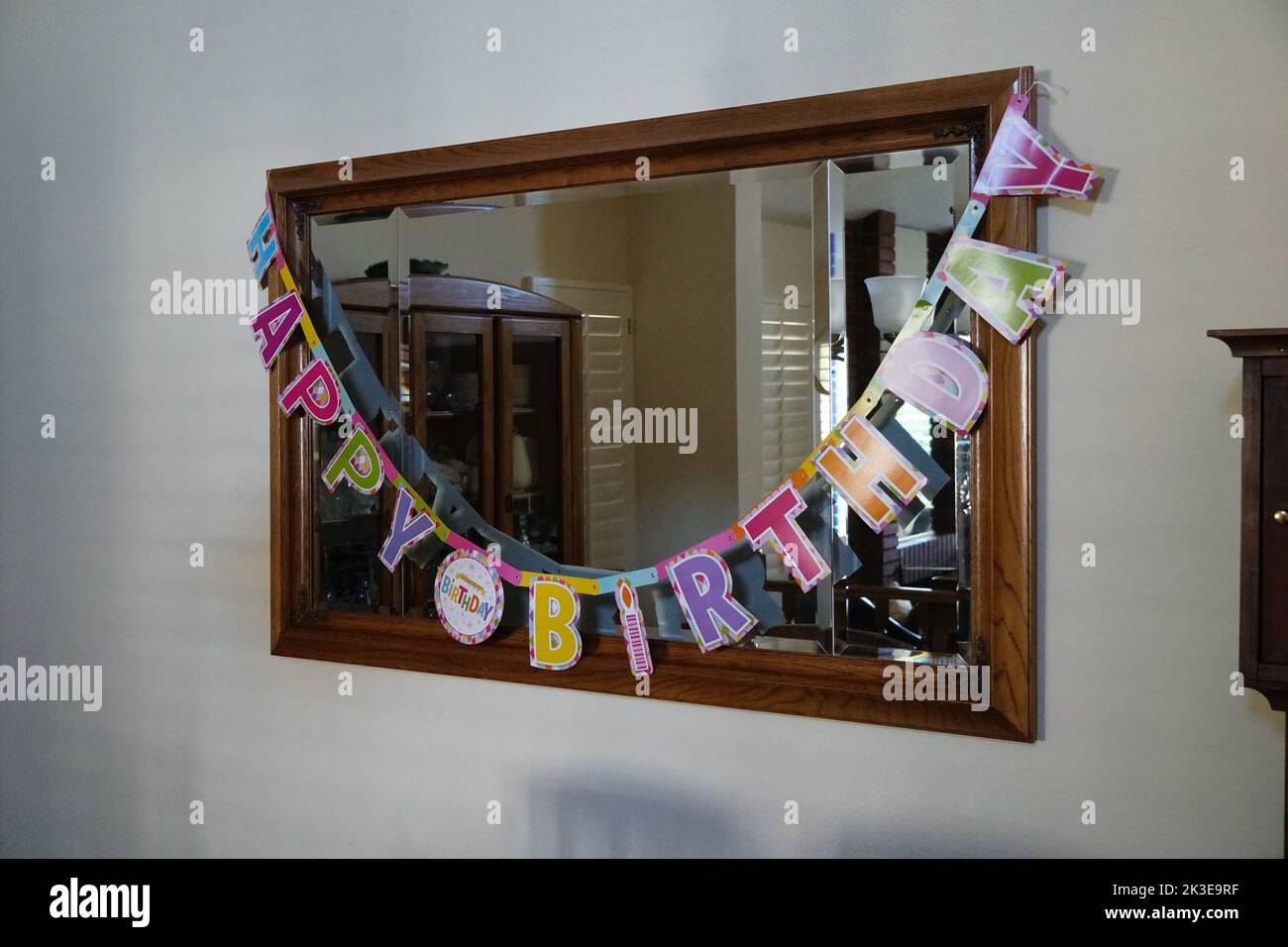 Ein „Happy Birthday“-Banner Stockfoto