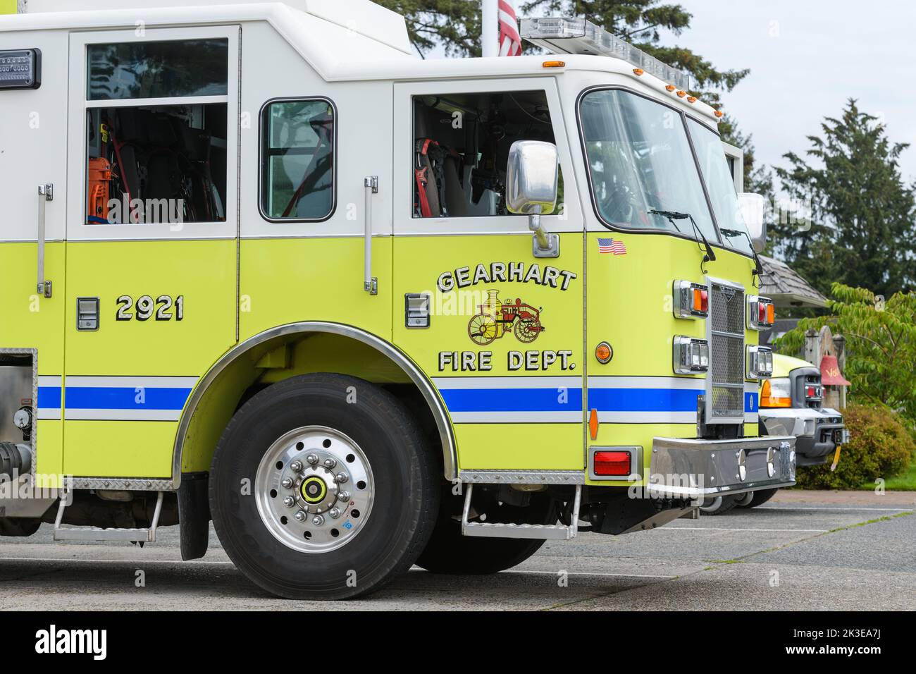 Gearhart, OR, USA - 14. September 2022; gelbe Getriehart-Kabine der Feuerwehr Stockfoto