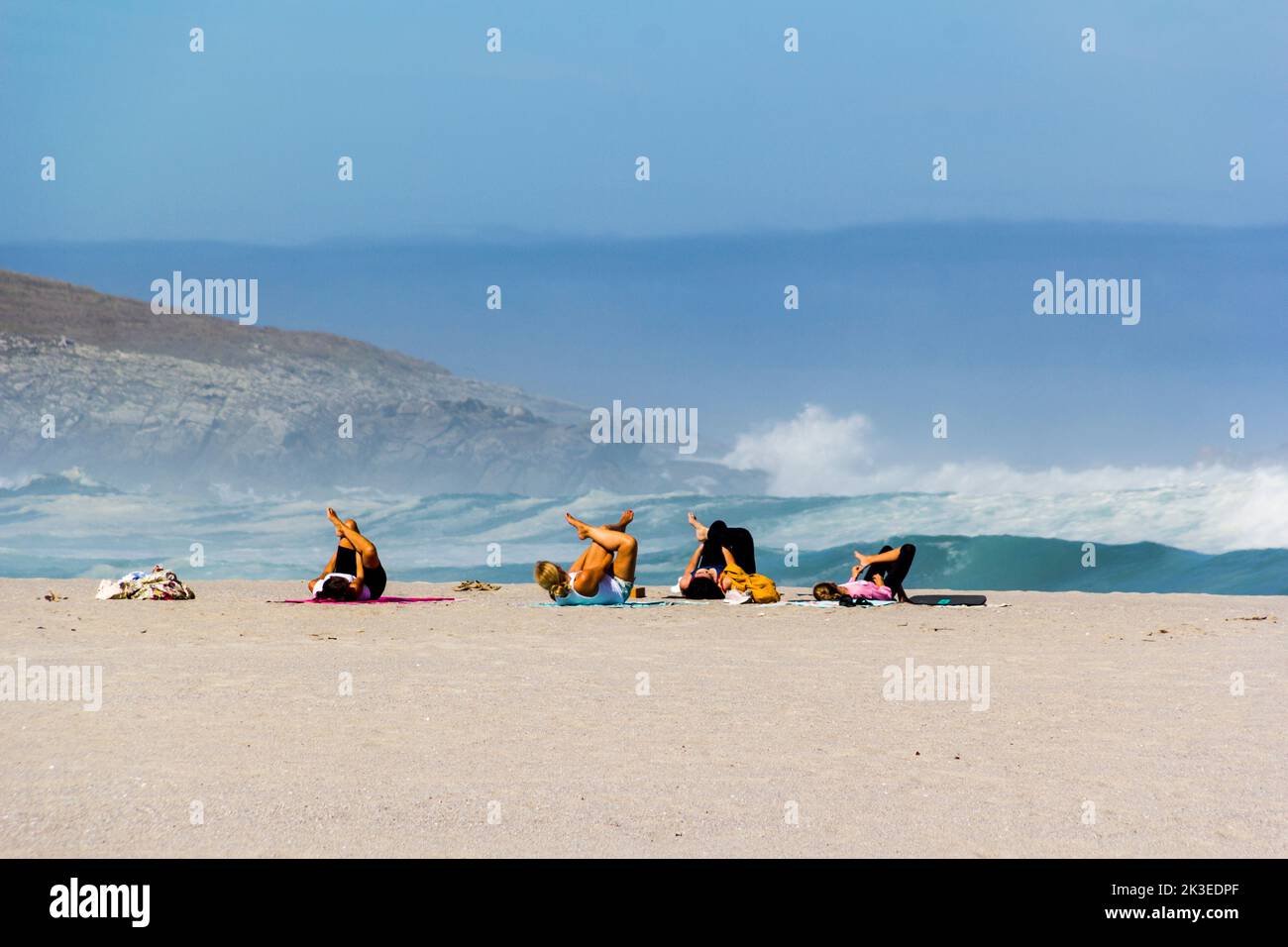 Entspannung am Strand von Soesto, Galicien, Spanien Stockfoto