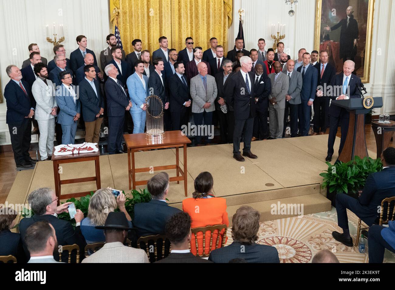 US-Präsident Joe Biden begrüßt die Atlanta Braves im Weißen Haus in Washington, DC, um am 26. September 2022 ihre Weltmeisterschaft 2021 zu feiern. Quelle: Chris Kleponis/Pool via CNP /MediaPunch Stockfoto