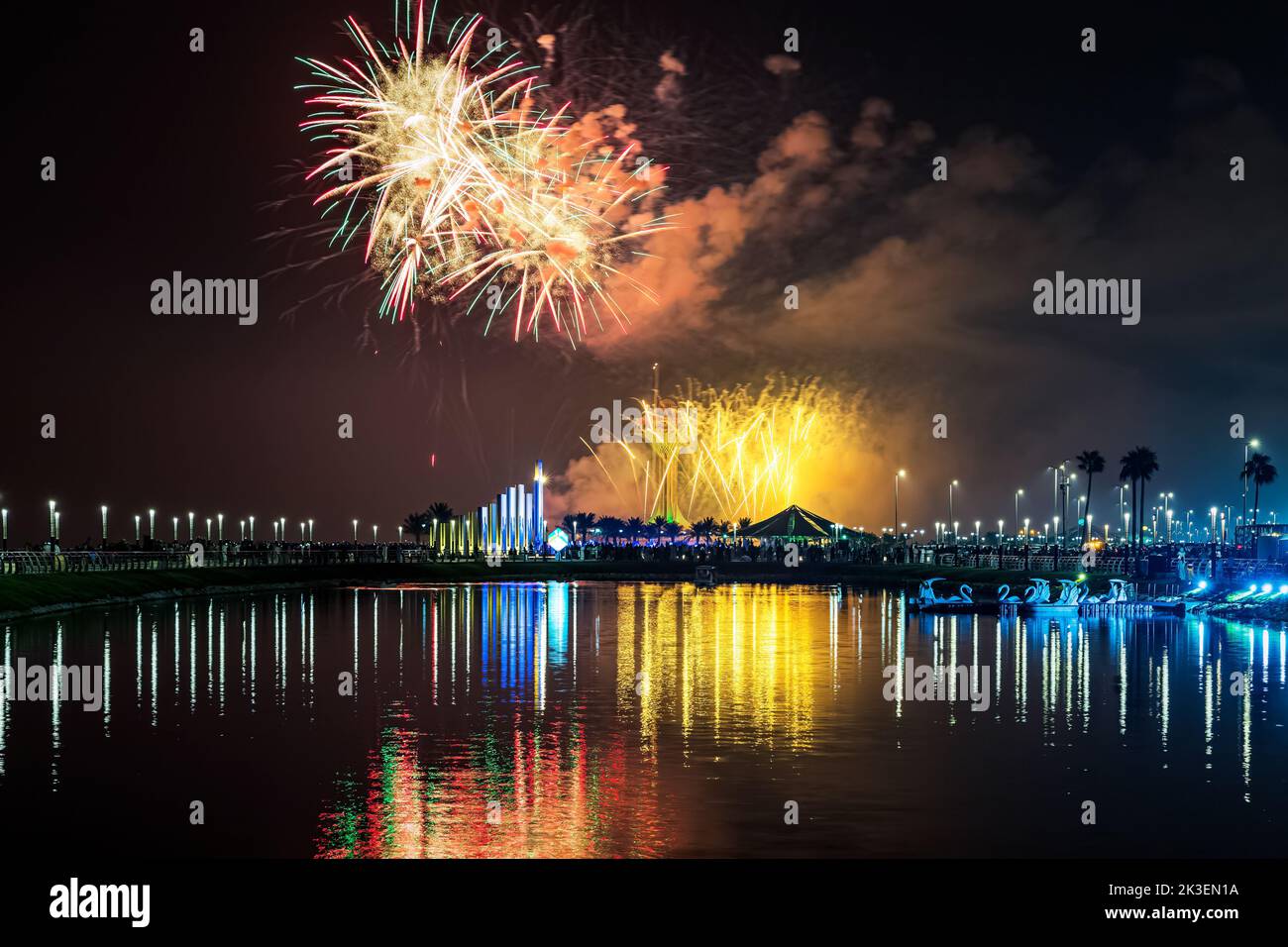 Feuerwerk in Al Khobar, Saudi-Arabien September 23 2022 : Nationalfeiertag des Königreichs Saudi-Arabien. Stockfoto
