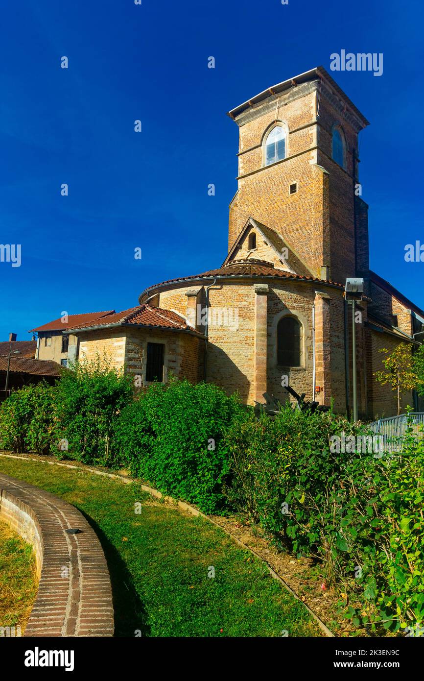 Ansicht von Eglise Saint-Trivier ist die Gemeinde Saint-Trivier-de-Courtes im Département Ain in Frankreich Stockfoto