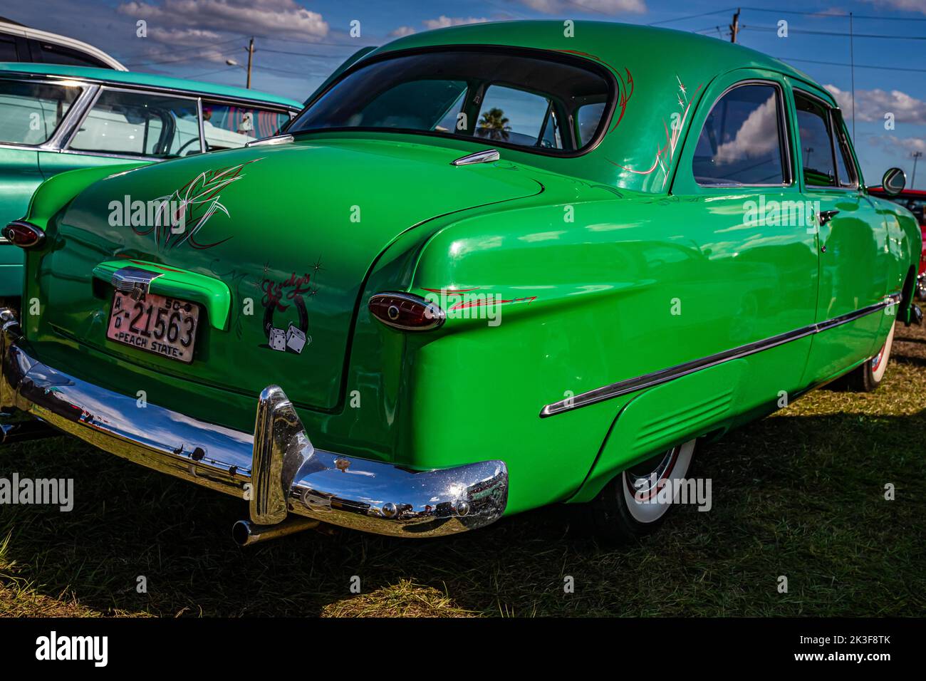 1950 ford deluxe tudor -Fotos und -Bildmaterial in hoher Auflösung – Alamy