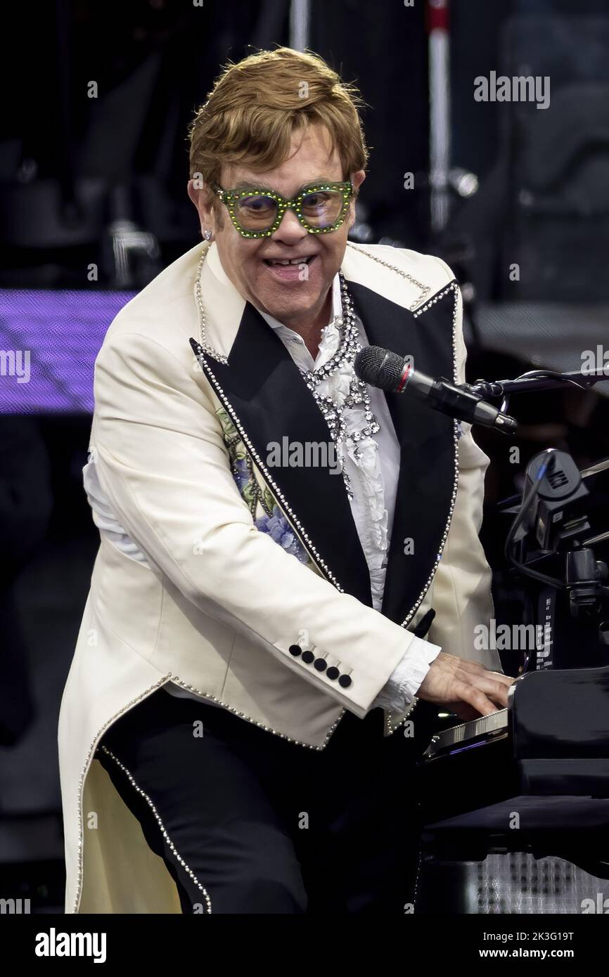 LONDON, ENGLAND: Elton John tritt während seiner Farewell Yellow Brick Road Tour im Hyde Park beim British Summertime Festival auf. Mit: Elton John wo: London, Großbritannien Wann: 24 Jun 2022 Credit: Neil Lupine/WENN Stockfoto