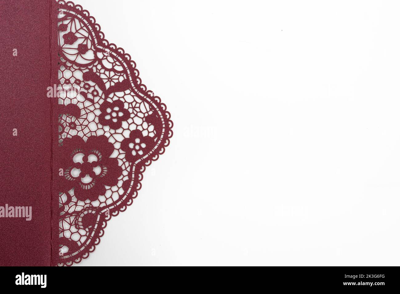 Elegantes Hochzeitspapier-Set. Vorlagen für Hochzeitseinladungen, Glückwünsche, Postkarte. Flach liegend, Draufsicht, Kopierbereich. Stockfoto