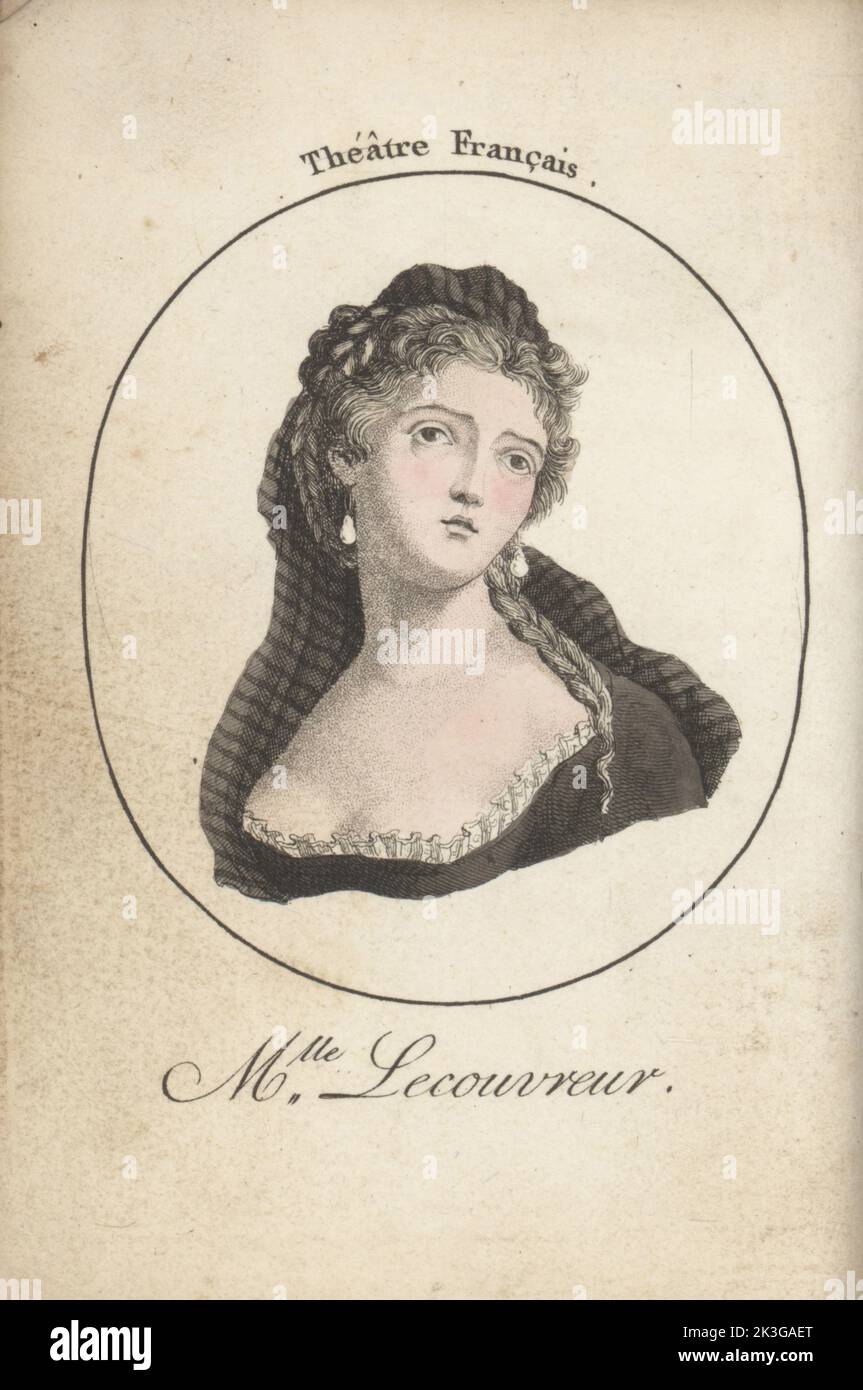 Adrienne Lecouvreur, französische Schauspielerin, die einen naturalistischen Schauspielstil entwickelte, 1692-1730. Aufgeführt in Stücken von Moliere, Racine, Cornille, etc. Im Comedie Francais. Mlle Lecouvreur. Theater Francais. Handkolorierter Kupferstich nach Jacques Grasset Saint-Sauveur von Acteurs et Actrices Cebres, berühmten Schauspielern und Schauspielerinnen, Le Caliz Latour Libraire, Paris, 1808. Stockfoto
