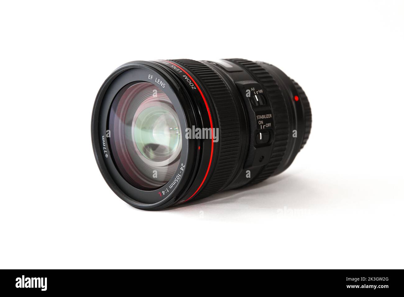 Nahaufnahme und Einzelaufnahme eines DSLR-Kameraobjektivs 24 105mm Stockfoto