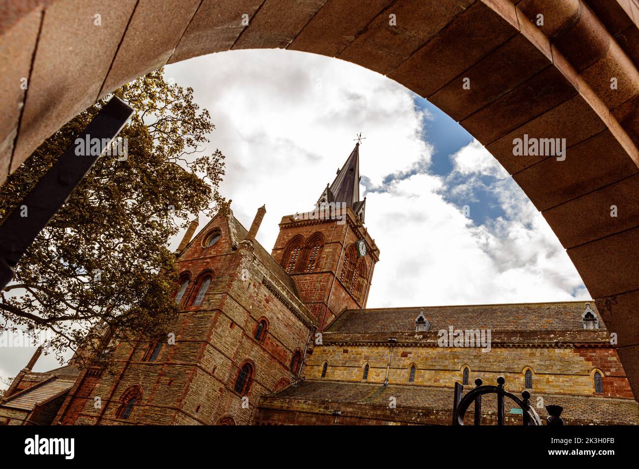 St. Magnus Cathedral in Kirkwall, Orkney Islands, Schottland, Großbritannien, Europa Stockfoto