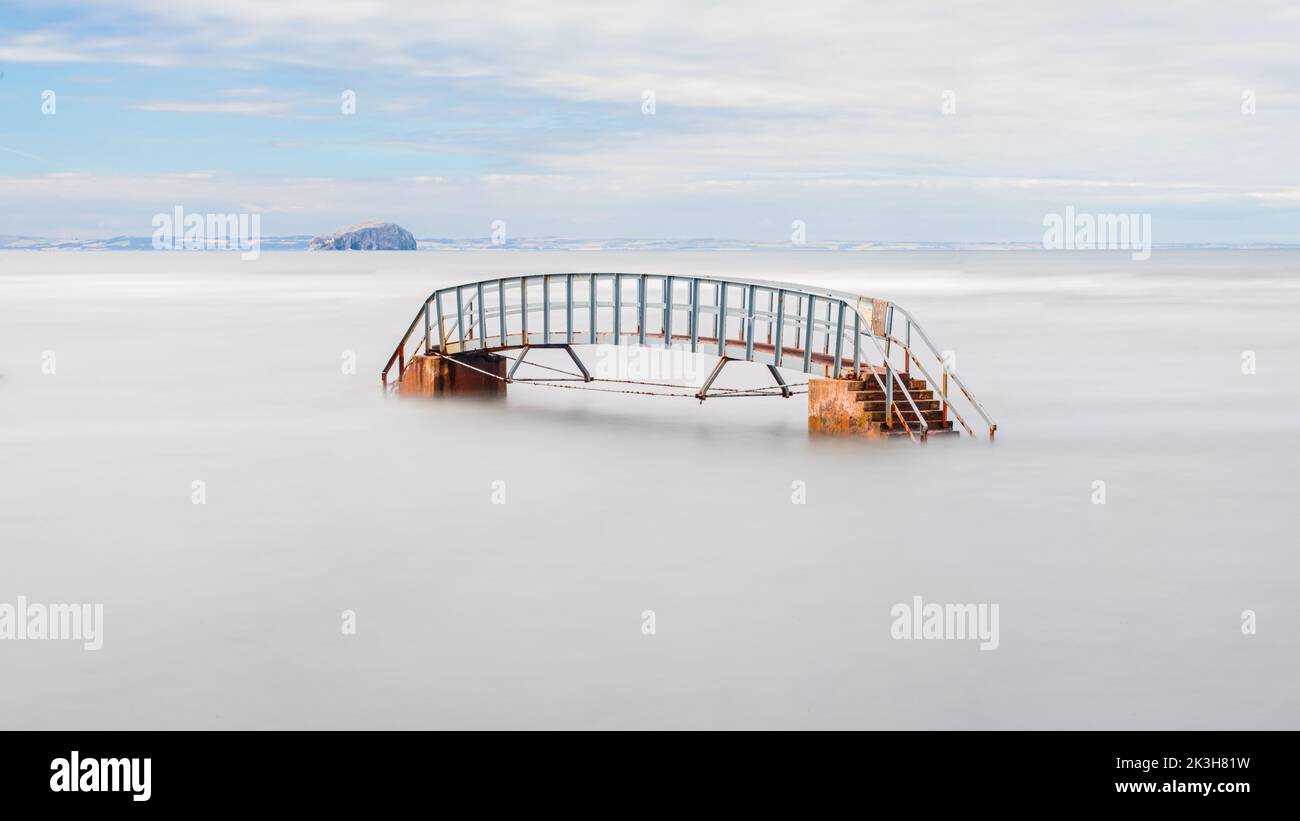Die Brücke nach Nirgendwo in Dunbar, Schottland Stockfoto