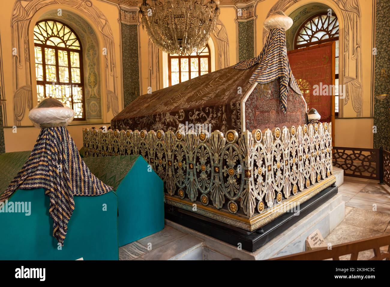 Bursa, Türkei - September 17 2022 : Gründer des Osmanischen Reiches, Osman Gazi's Grab (Turbe) Stockfoto