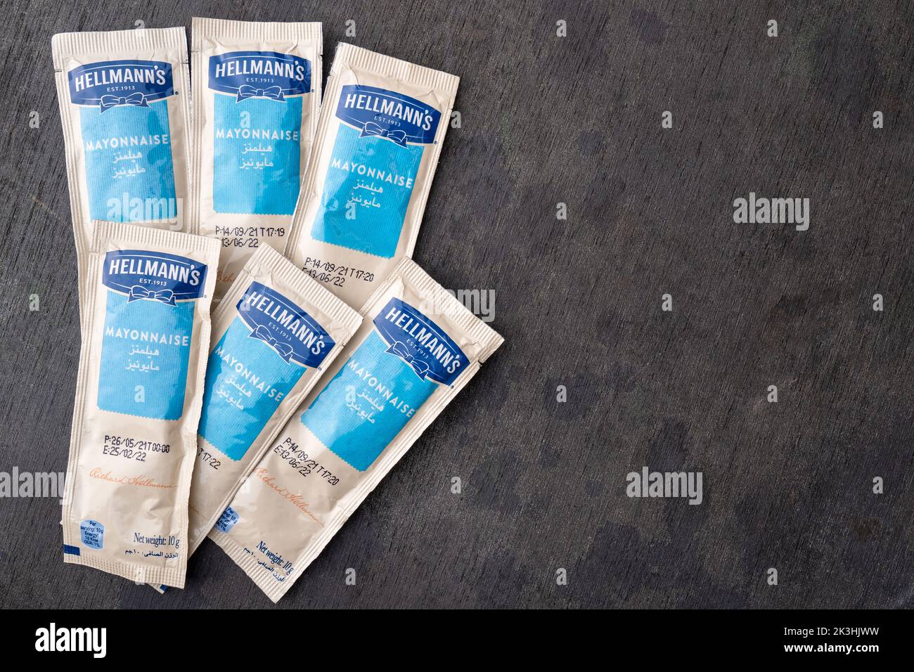 Doha, Katar 27. September 2022 Päckchen Hellmanns Mayonnaise mit