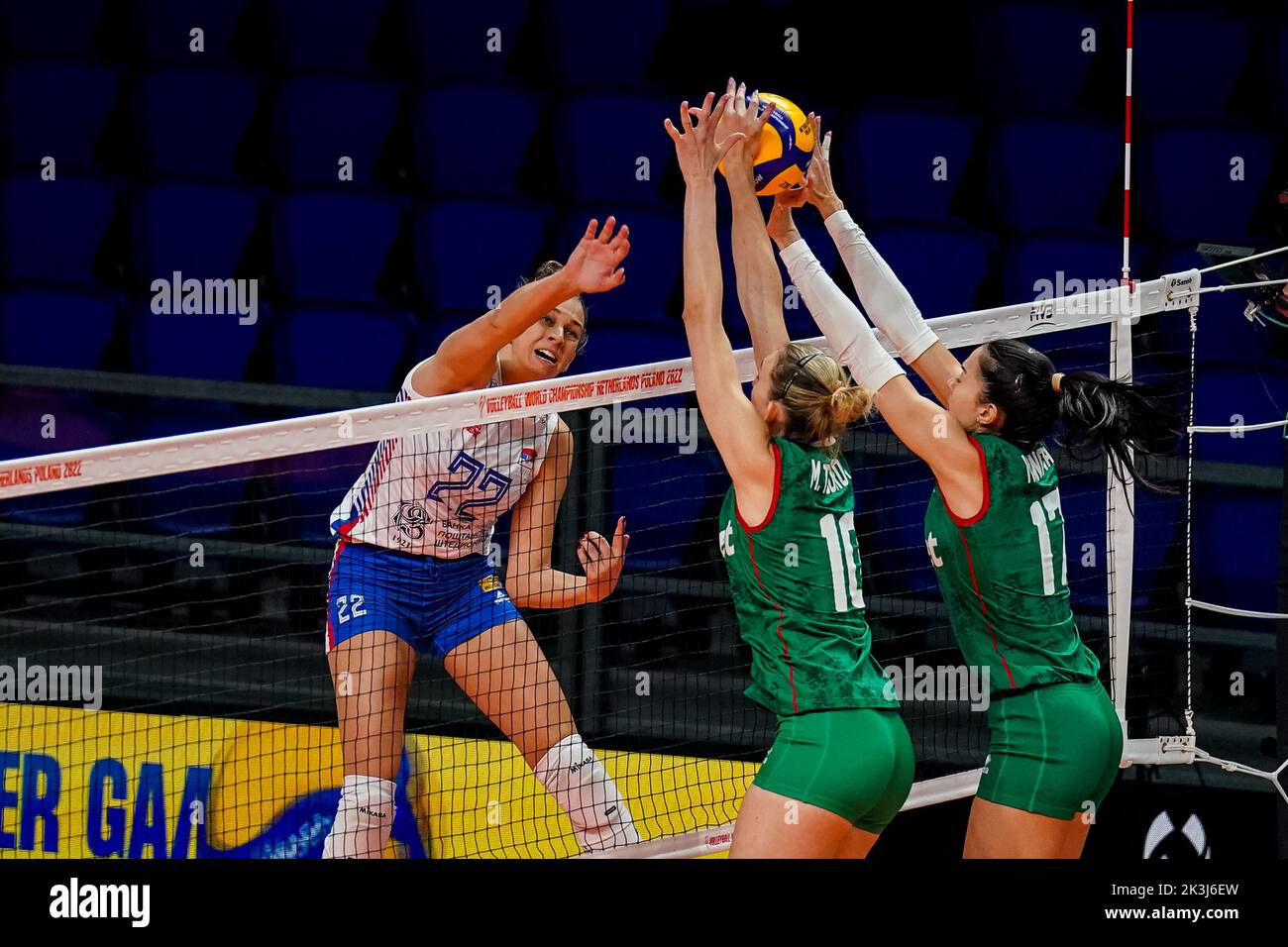 ARNHEM, NIEDERLANDE 26. SEPTEMBER Sara Lozo aus Serbien spielt am 4