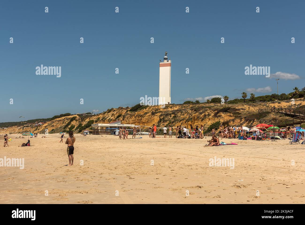 Touristen am Strand von Matalascanas, Andalusien, Spanien Stockfoto