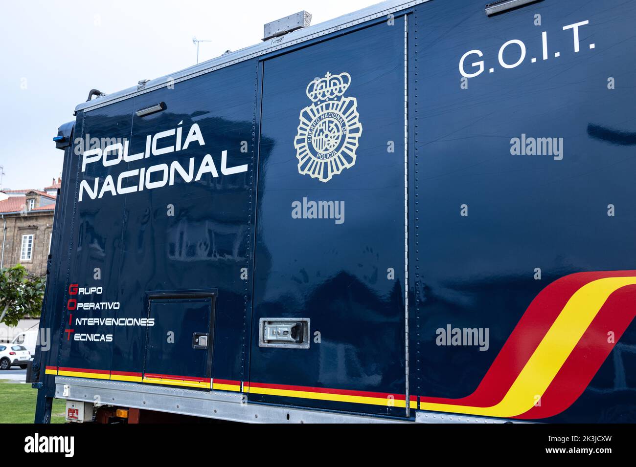 La Coruna, Spanien; 23. september 2022: La Coruna, Spanien; 23. september 2022: Policia Nacional Grupo Operativo Intervenciones Tecnicas LKW von Spanisch Stockfoto