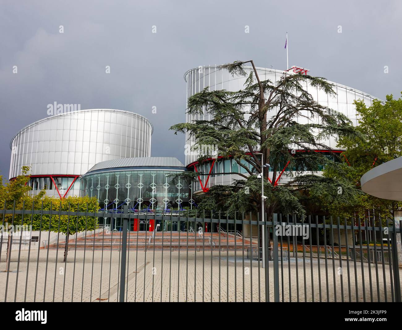 Vordereingang, Europäischer Gerichtshof für Menschenrechte, Cour Européenne des Doits de L’Homme, Menschenrechtsgebäude, Straßburg, Frankreich. Stockfoto