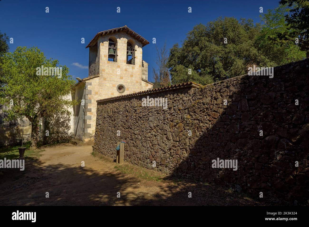 Pfarrhaus von Olzinelles, im Naturpark Montnegre (Vallès Oriental, Barcelona, Katalonien, Spanien) ESP: Rectoría de Olzinelles, en el Montnegre Stockfoto