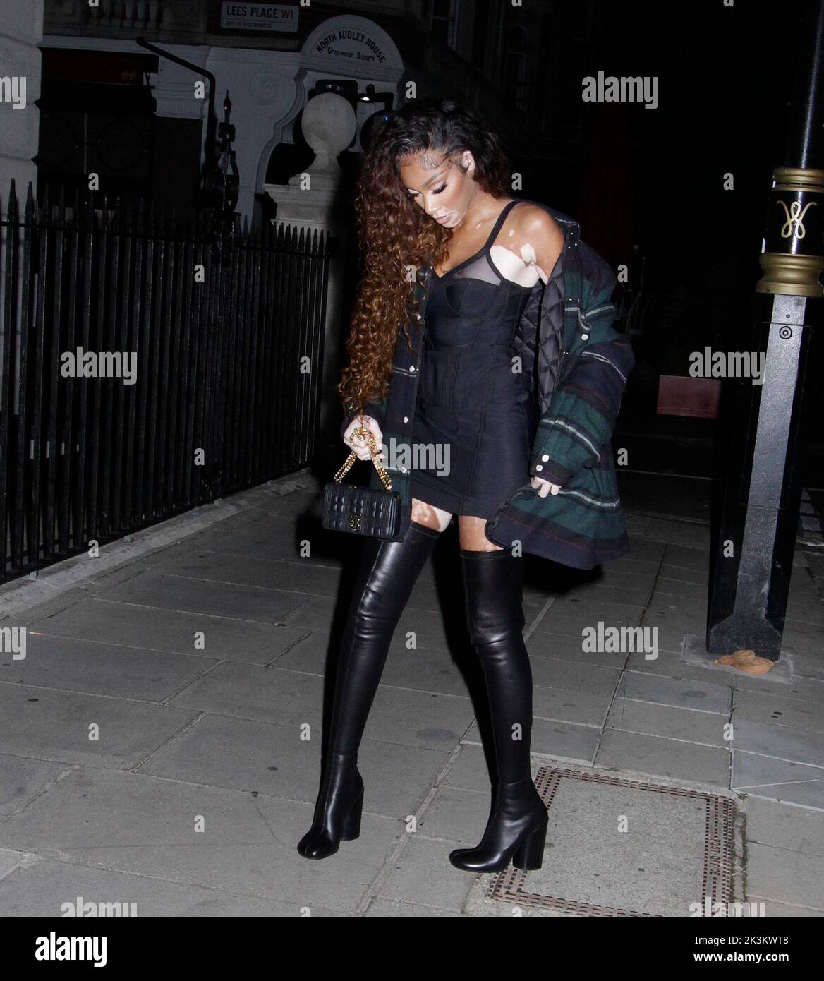 winnie harlow strotzte Natasha poonawalla Naomi campbell Kanye West beim Burberry Party Club 22 Stockfoto