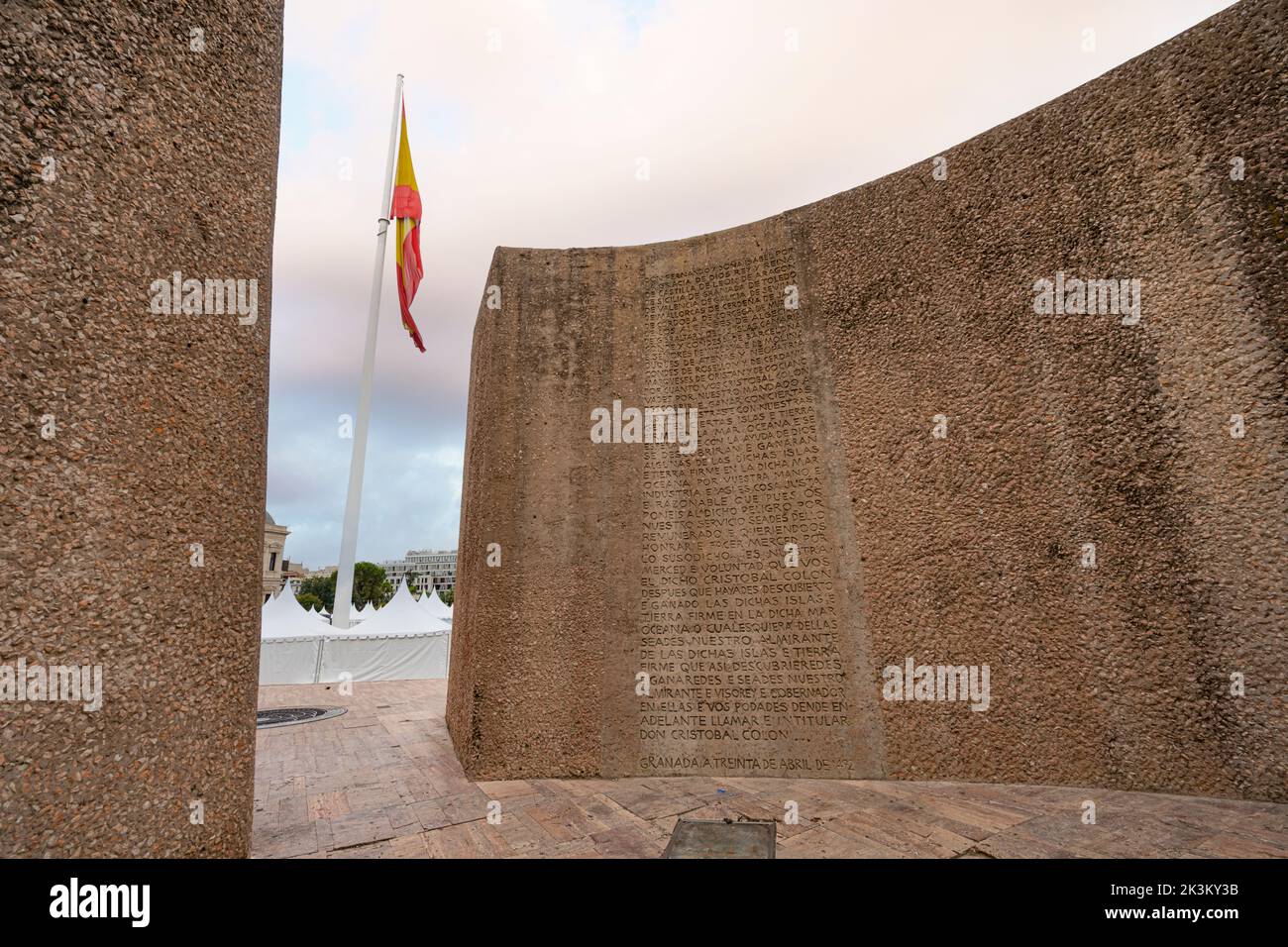 Madrid, Spanien, September 2022. Blick auf das Denkmal der Entdeckung Amerikas auf dem Cristobal Colon Platz im Stadtzentrum Stockfoto