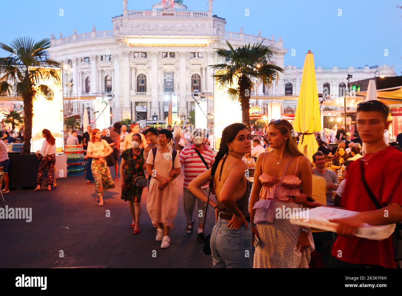 Nachtleben, Wien, Biergarten, Wien Biergarten, Biergarten vor dem Rathaus in Wien Stockfoto Nachtleben, Wien, Biergarten, Wien Biergarten, Biergarten vor dem Rathaus in Wien Stockfoto