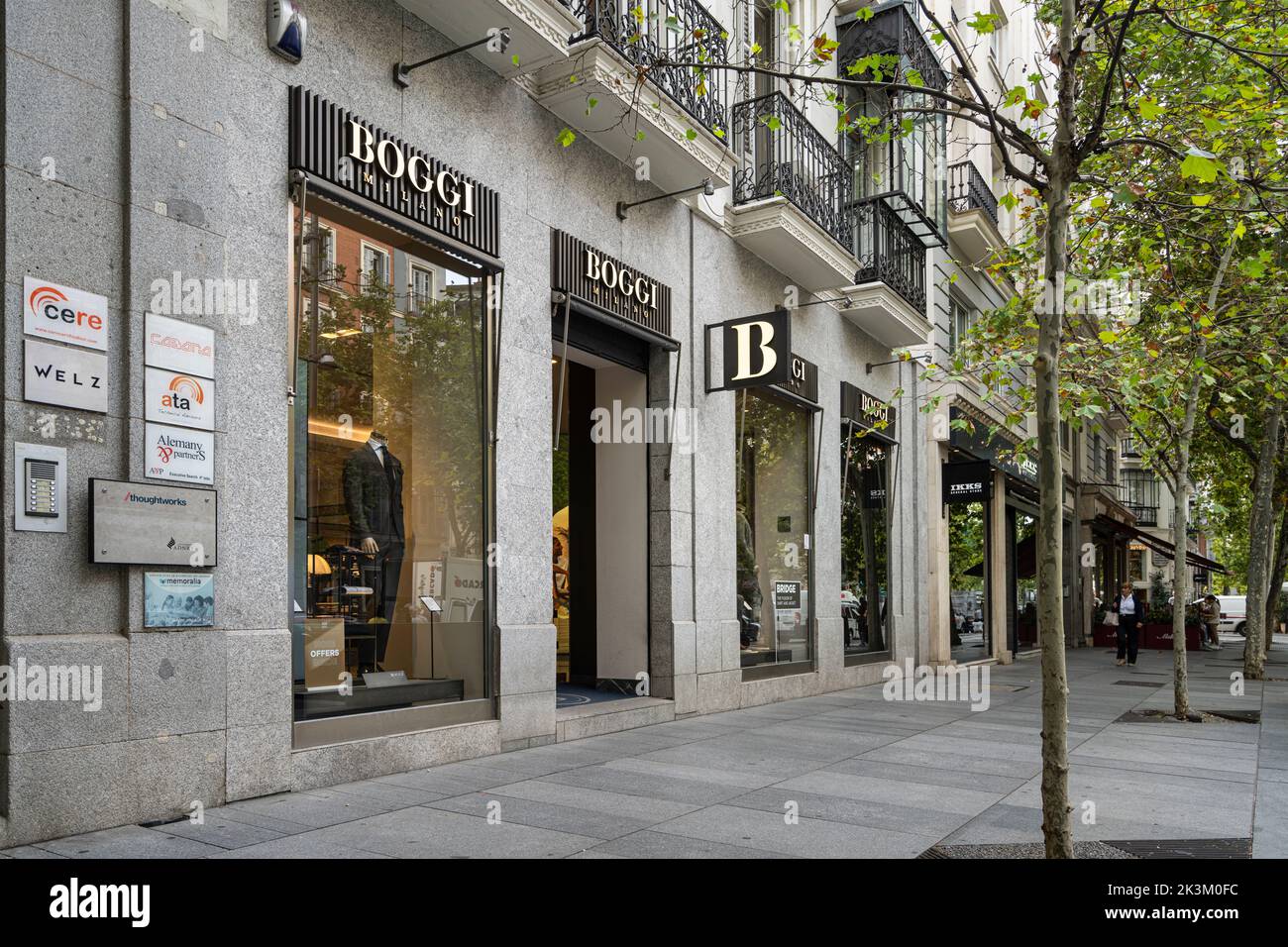 Madrid, Spanien, 2022. September. Blick auf das Logo der Modemarke Boggi aus dem Store im Stadtzentrum Stockfoto