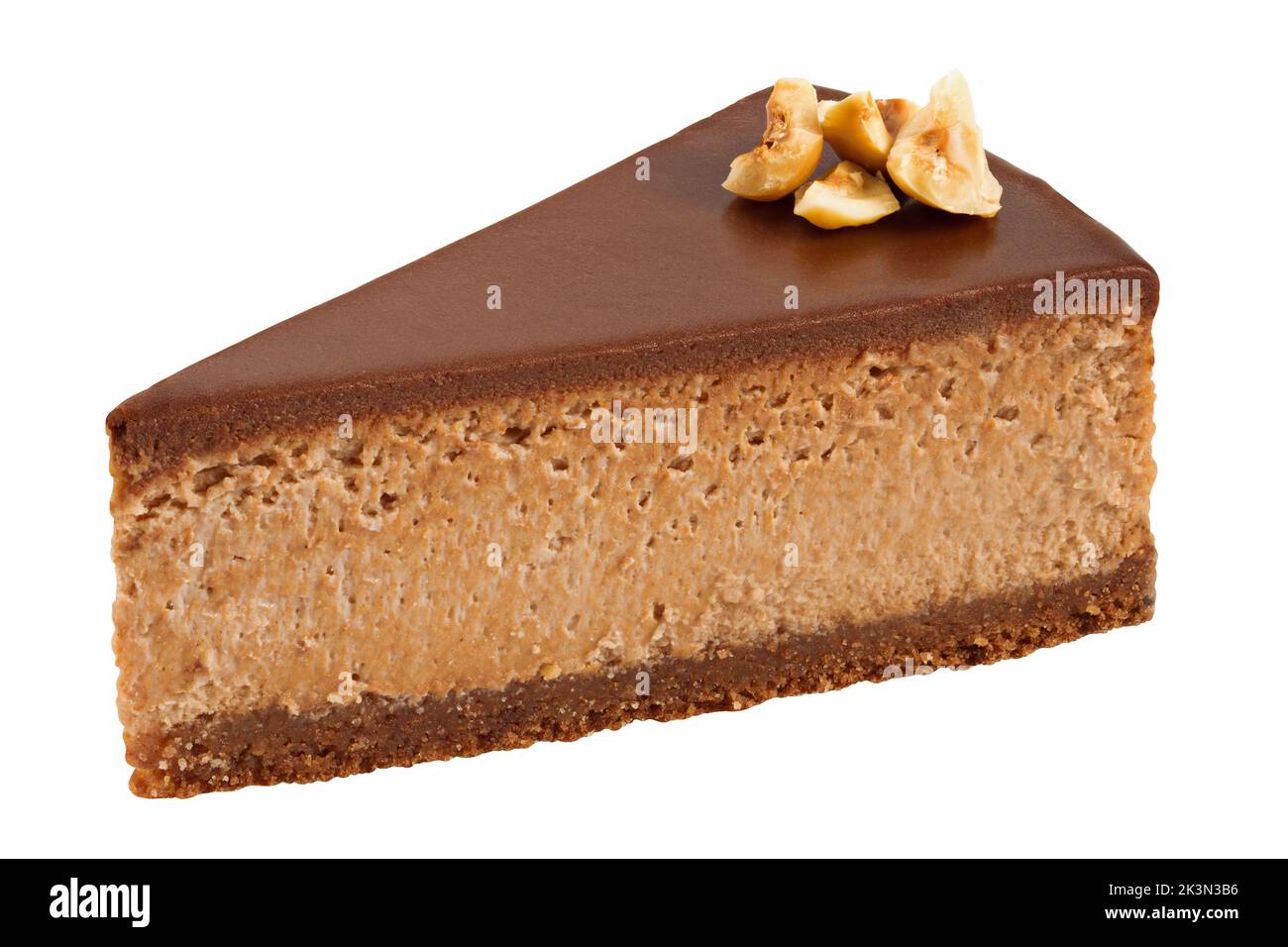Stück Chocolate Cheesecake isoliert auf weißem Hintergrund, Schnittpfad, volle Schärfentiefe Stockfoto
