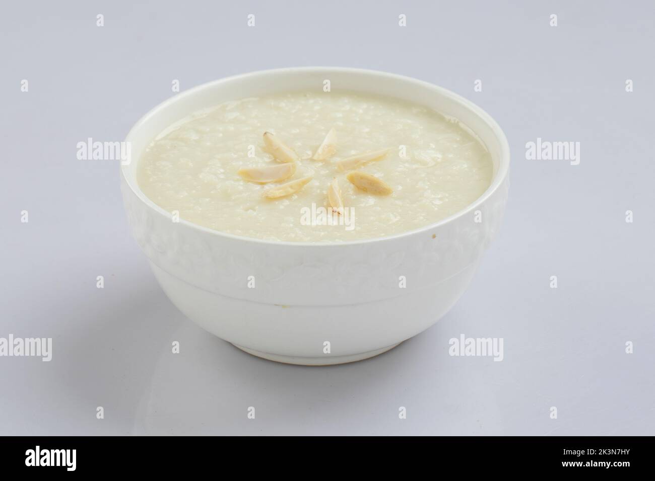 Sabudana Kheer dicker Pudding mit Tapioka-Perlen Sago-Dessert aus ...