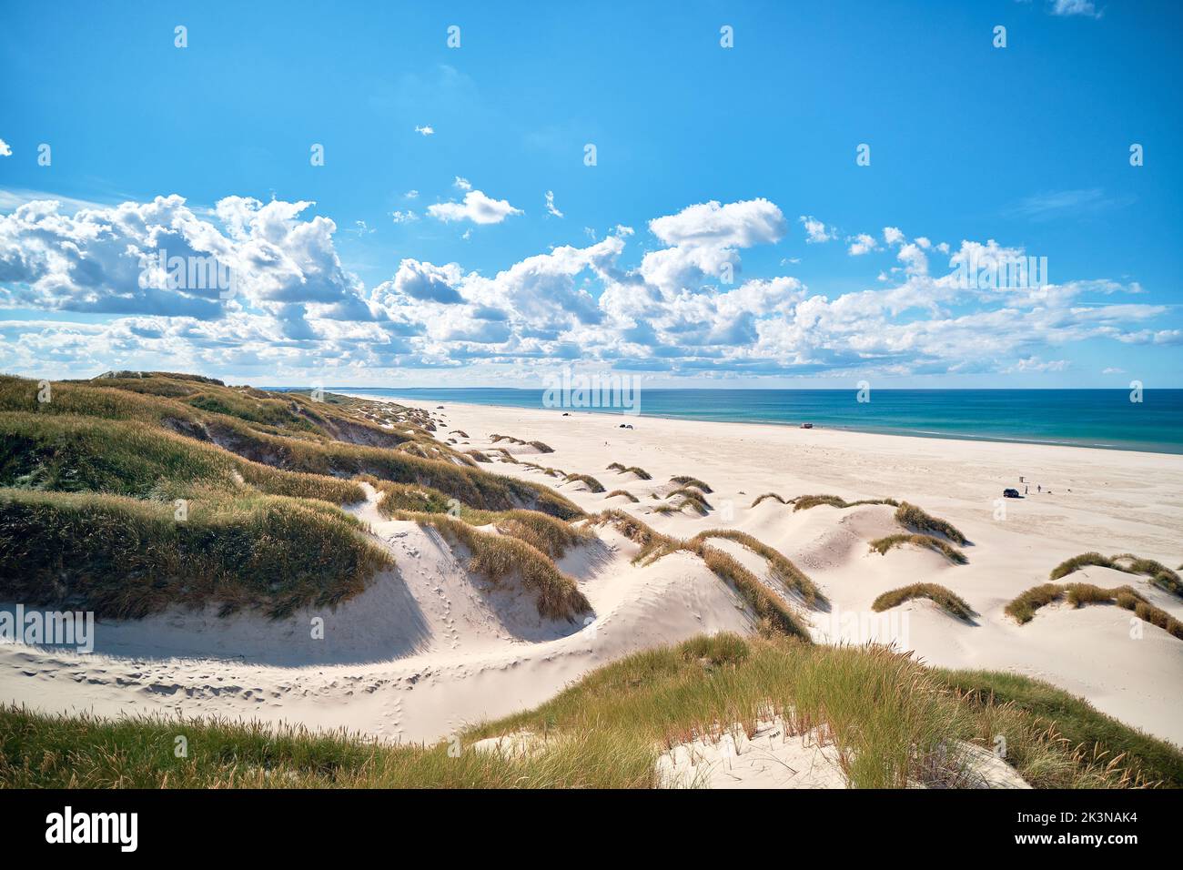 Strahlend weißer Strand im Norden Dänemarks. Hochwertige Fotos Stockfoto