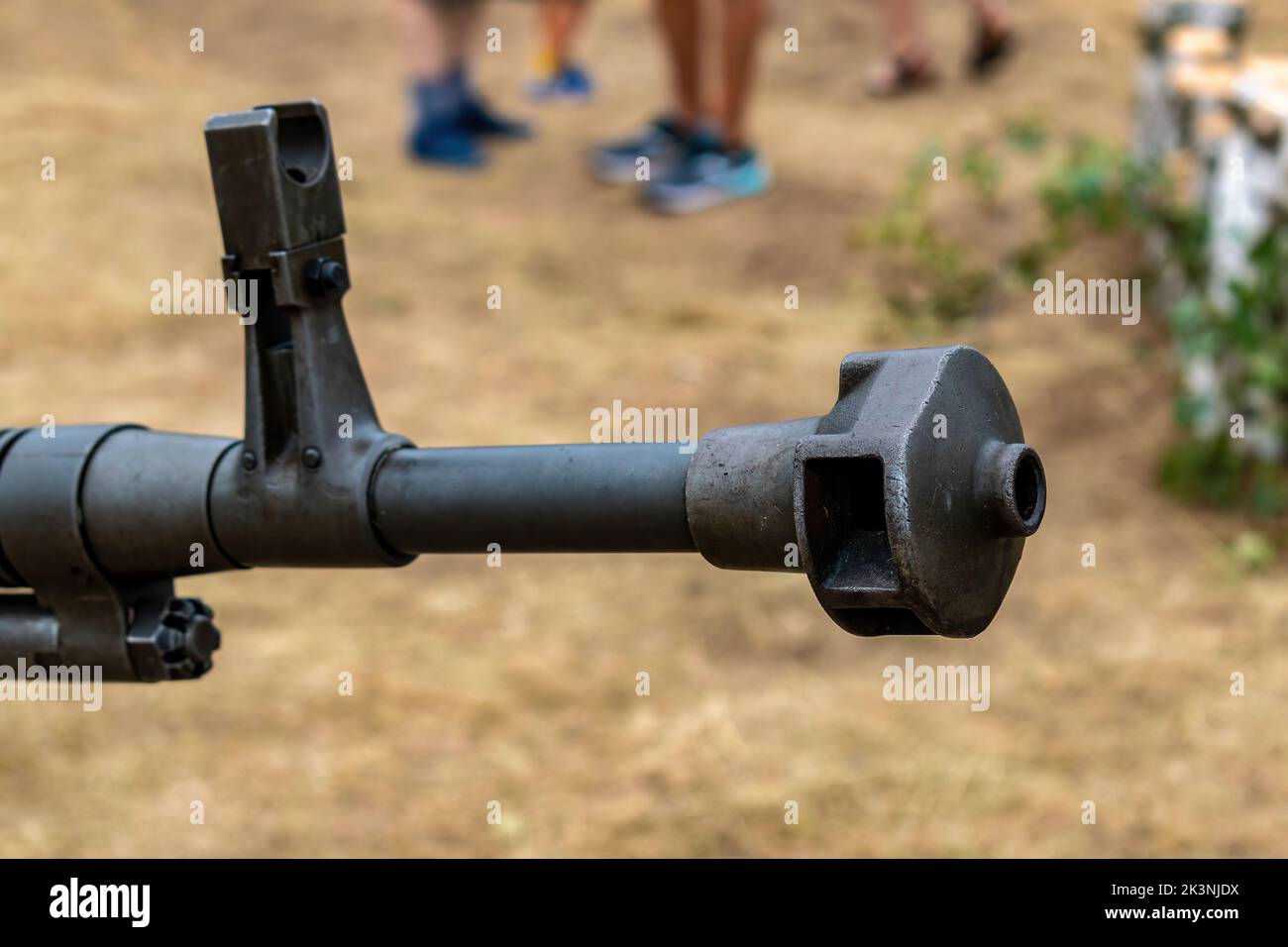 Militärtag Hodonin - Panov. Historische und zeitgenössische militärische Ausrüstung, Maschinengewehr Lauf Stockfoto