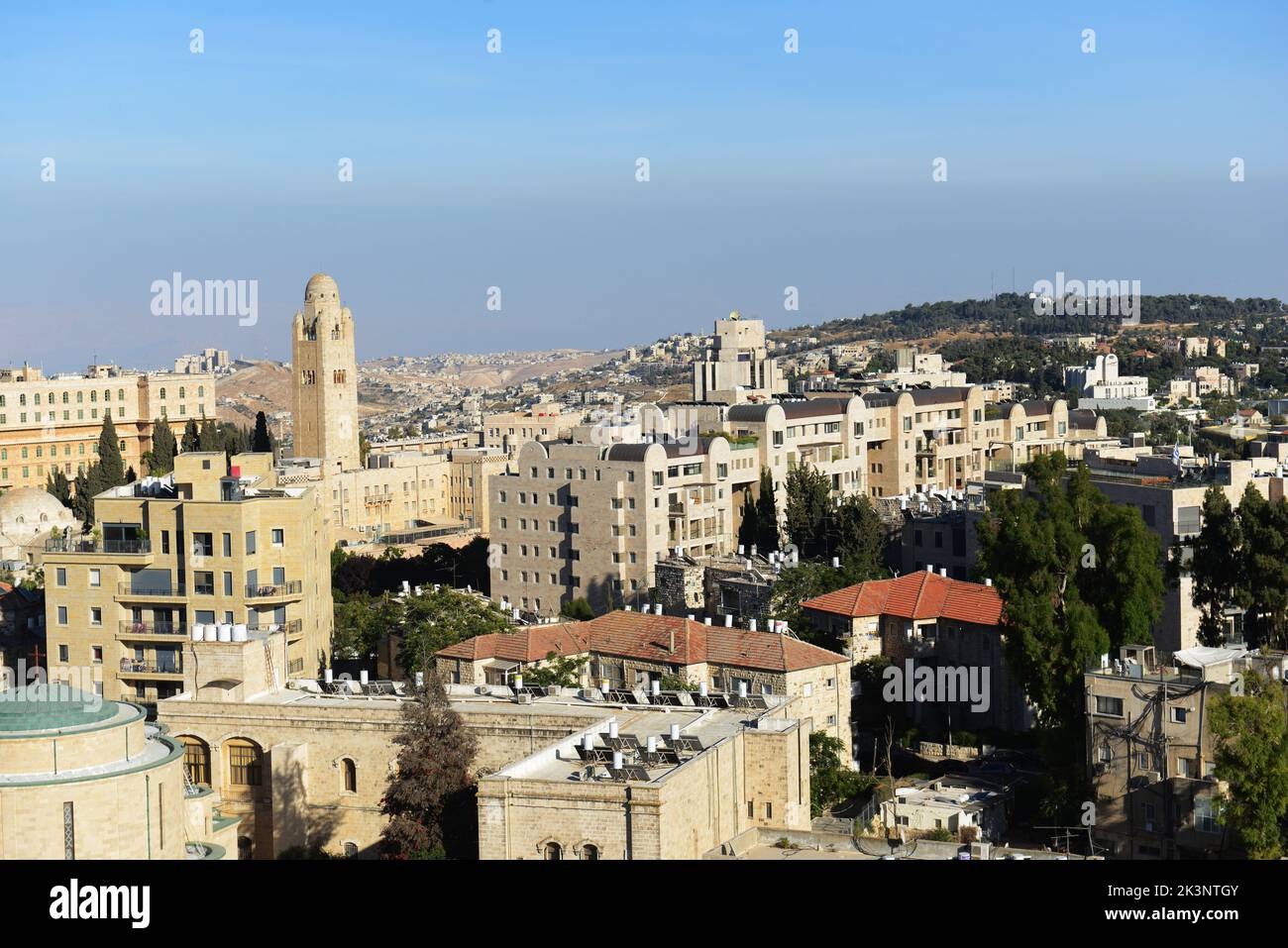 Blick auf das YMCA-Gebäude, das Rosenkranzkloster und das King David Hotel in Jerusalem, Israel. Stockfoto