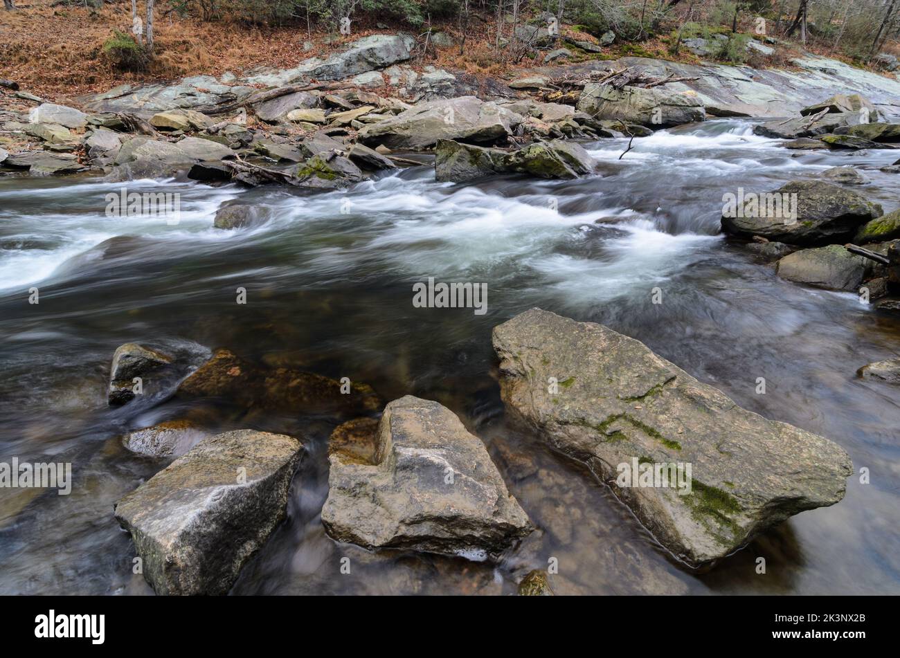Die Stromschnellen im Patapsco River in der McKeldin-Gegend des Patapsco State Park in Maryland, USA Stockfoto