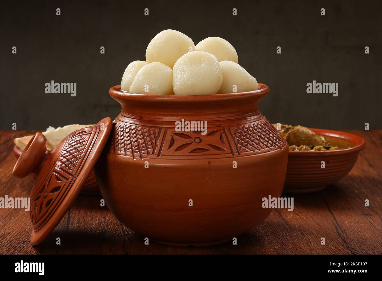 Kalkutta, Indien, Asien, indische süße Rasgulla, auch bekannt als Rosogolla; Roshogolla; Rasagola; Ras Gulla, Dessert populär in Indien. Stockfoto