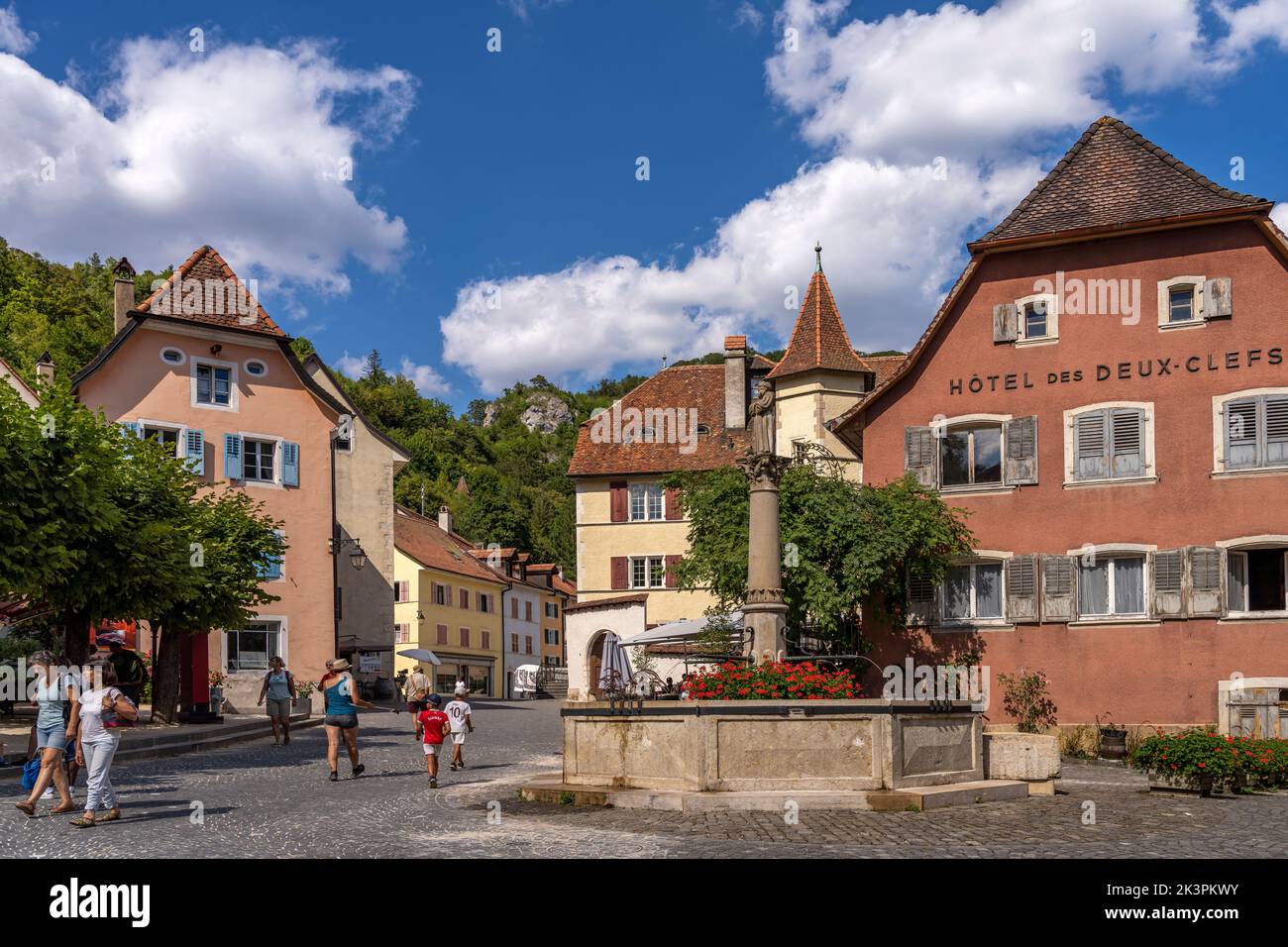 Die historische Altstadt von Saint-Ursanne, Schweiz, Europa | die historische Altstadt von Saint-Ursanne, Schweiz, Europa Stockfoto