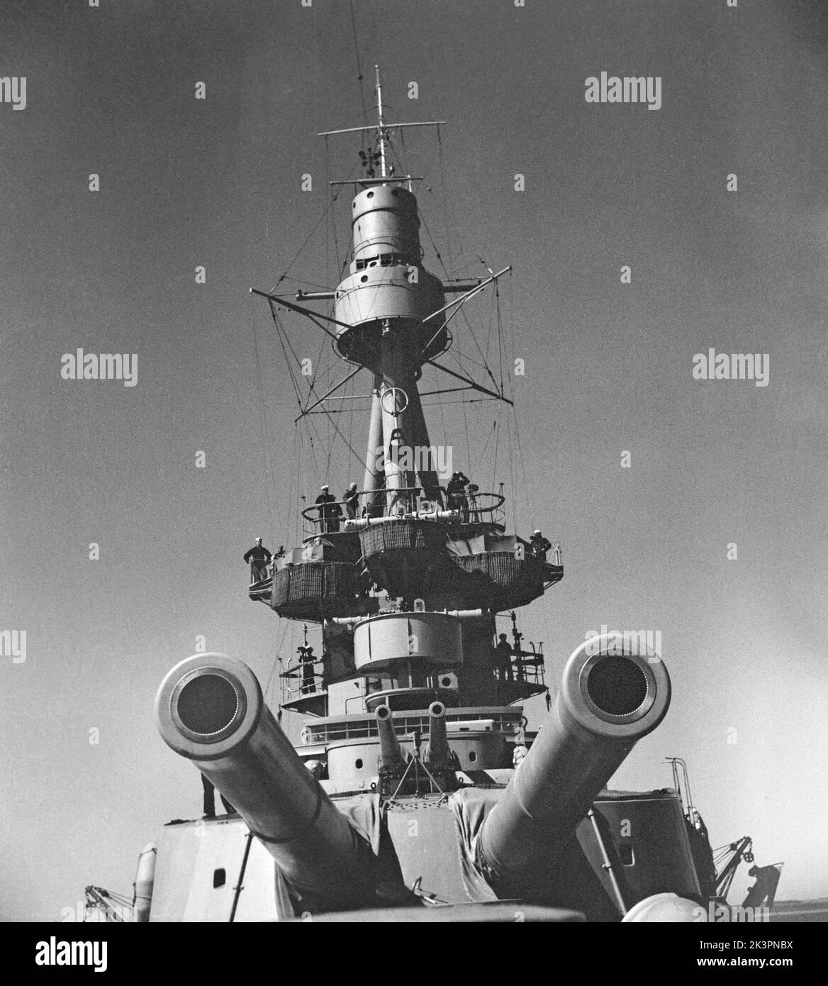 Während des Zweiten Weltkriegs Das Kriegsschiff Sverige während der Marineübungen auf See. Schweden juni 1940. Kristoffersson Ref. 141 Stockfoto