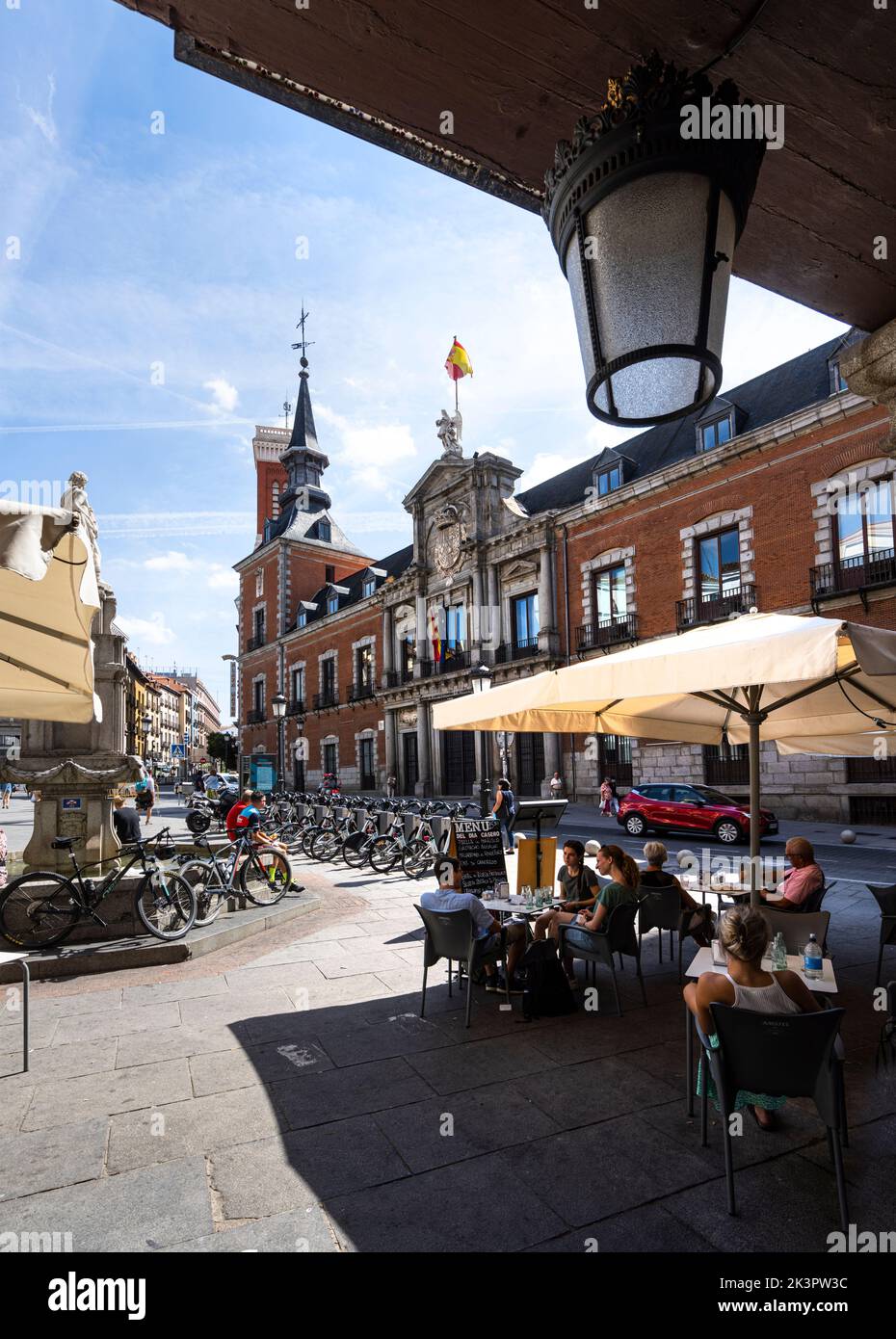 Madrid, Spanien, September 2022. Das Leben im Stadtzentrum Stockfoto