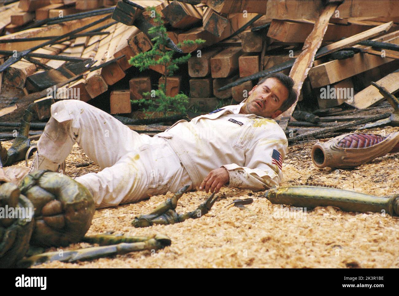 Bruce Campbell Film: Alien Apocalypse (2005) Charaktere: Ivan Regie: Josh Becker 26 March 2005 **WARNUNG** Dieses Foto ist nur für den redaktionellen Gebrauch bestimmt und unterliegt dem Copyright von SCI FI-BILDERN und/oder dem Fotografen, der von der Film- oder Produktionsfirma beauftragt wurde und darf nur von Publikationen im Zusammenhang mit der Bewerbung des oben genannten Films reproduziert werden. Eine obligatorische Gutschrift für SCI FI-BILDER ist erforderlich. Der Fotograf sollte auch bei Bekanntwerden des Fotos gutgeschrieben werden. Ohne schriftliche Genehmigung der Film Company kann keine kommerzielle Nutzung gewährt werden. Stockfoto