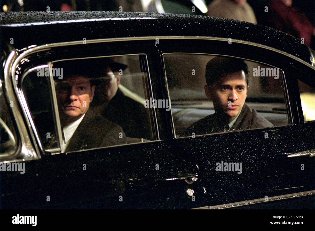 Chris Cooper & Clifton Collins Jr Film: Capote (USA/CAN 2005) Charaktere: Alvin Dewey & Regisseur: Bennett Miller 02. September 2005 **WARNUNG** Dieses Foto ist nur für redaktionelle Verwendung bestimmt und unterliegt dem Copyright von UNITED ARTISTS und/oder dem von der Film- oder Produktionsfirma beauftragten Fotografen und kann nur von Publikationen im Zusammenhang mit der Bewerbung des oben genannten Films reproduziert werden. Eine obligatorische Gutschrift für UNITED ARTISTS ist erforderlich. Der Fotograf sollte auch bei Bekanntwerden des Fotos gutgeschrieben werden. Ohne schriftliche Genehmigung der Film Company kann keine kommerzielle Nutzung gewährt werden. Stockfoto
