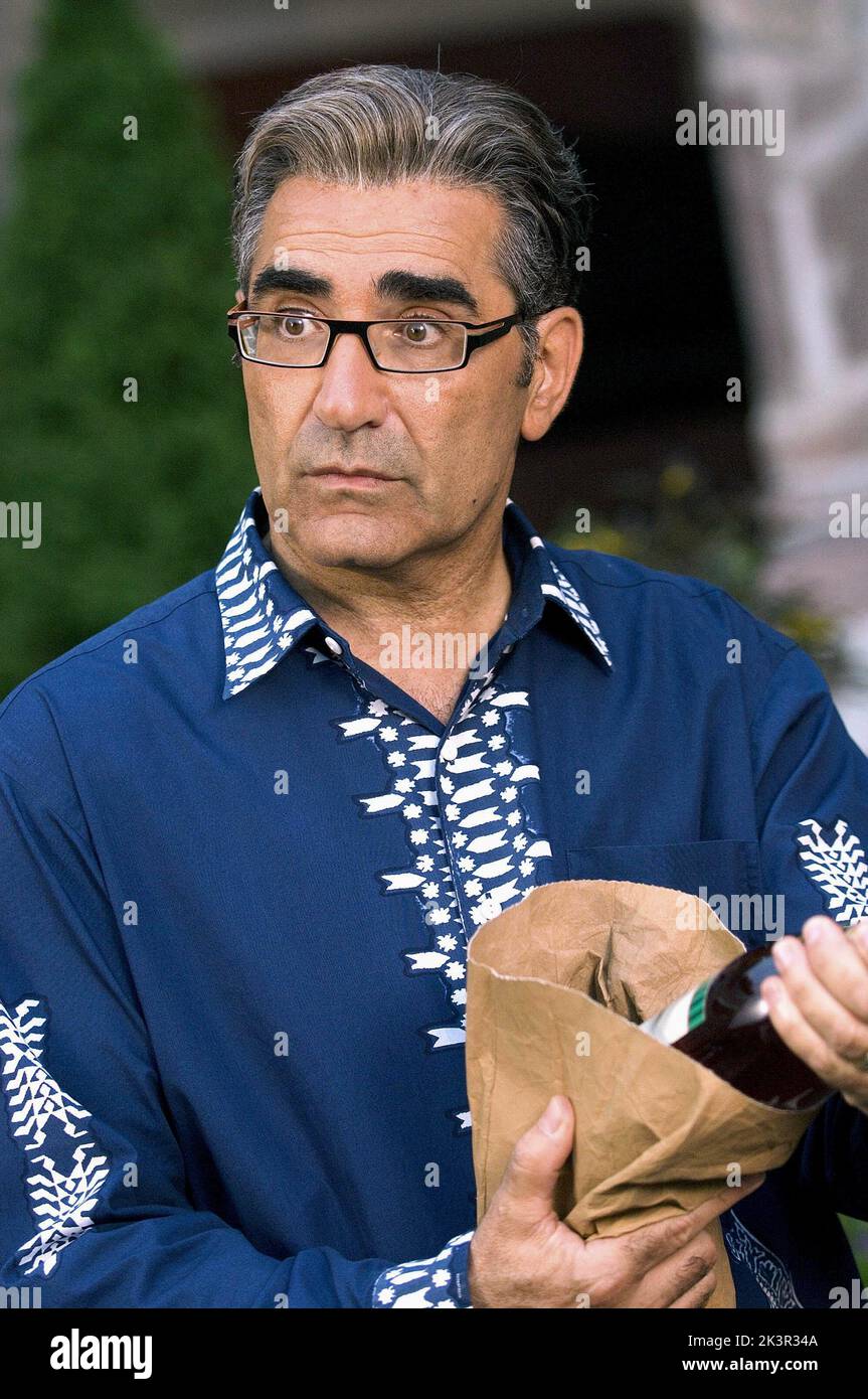 Eugene Levy Film: Um Das Dutzend Billiger 2 (2005) Charaktere: Jimmy Murtaugh Regie: Adam Shankman 21 December 2005 **WARNUNG** Dieses Foto ist nur für den redaktionellen Gebrauch bestimmt und unterliegt dem Copyright von 20 CENTURY FOX und/oder des Fotografen, der von der Film- oder Produktionsfirma beauftragt wurde und kann nur durch Publikationen im Zusammenhang mit der Bewerbung des oben genannten Films reproduziert werden. Eine obligatorische Gutschrift an 20 CENTURY FOX ist erforderlich. Der Fotograf sollte auch bei Bekanntwerden des Fotos gutgeschrieben werden. Ohne schriftliche Genehmigung der Film Company kann keine kommerzielle Nutzung gewährt werden. Stockfoto