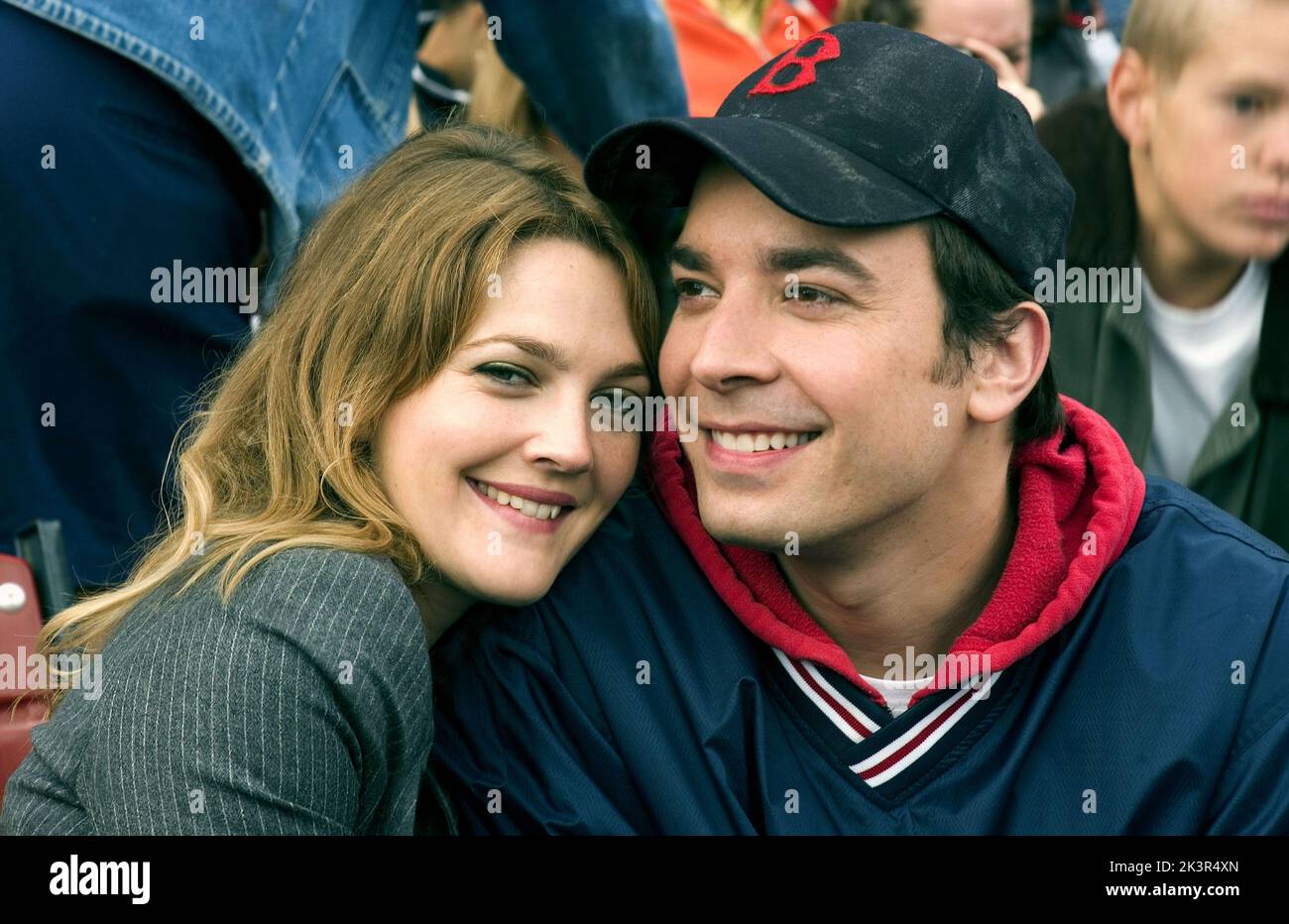 Drew Barrymore & Jimmy Fallon Film: Fever Pitch; The Perfect Catch (USA 2005) Charaktere: Lindsey Meeks & Ben Wrightman Regie: Bobby Farrelly & Peter Farrelly 06. April 2005 **WARNUNG** Dieses Foto ist nur für redaktionelle Verwendung bestimmt und unterliegt dem Copyright von FOX 2000 und/oder des Fotografen, der von der Film- oder Produktionsfirma beauftragt wurde und darf nur durch Publikationen im Zusammenhang mit der Bewerbung des oben genannten Films reproduziert werden. Eine obligatorische Gutschrift an FOX 2000 ist erforderlich. Der Fotograf sollte auch bei Bekanntwerden des Fotos gutgeschrieben werden. Ohne schriftliche Genehmigung des Films C kann keine kommerzielle Nutzung gewährt werden Stockfoto