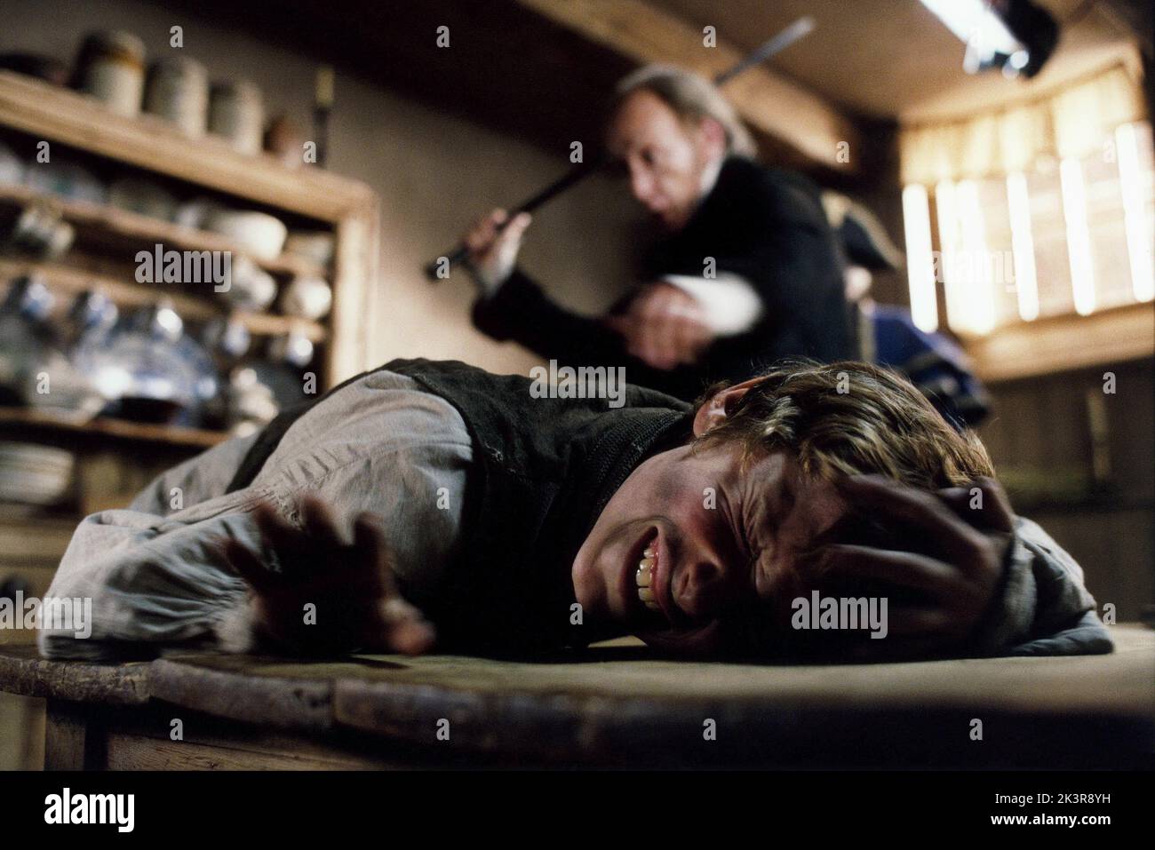 Barney Clark Film: Oliver Twist (UK/FR/IT/CZ 2005) Charaktere: Oliver Twist / Literaturverfilmung (nach dem Buch von Charles Dickens) Regie: Roman Polanski 11. September 2005 **WARNUNG** Dieses Foto ist nur für den redaktionellen Gebrauch und das Copyright von R.P. PRODUKTIONEN und/oder der Fotograf, der von der Film- oder Produktionsfirma beauftragt wurde und nur durch Publikationen im Zusammenhang mit der Bewerbung des oben genannten Films reproduziert werden kann. Eine obligatorische Gutschrift an R.P. PRODUKTIONEN sind erforderlich. Der Fotograf sollte auch bei Bekanntwerden des Fotos gutgeschrieben werden. Ohne schriftliche Genehmigung kann keine kommerzielle Nutzung gewährt werden Stockfoto