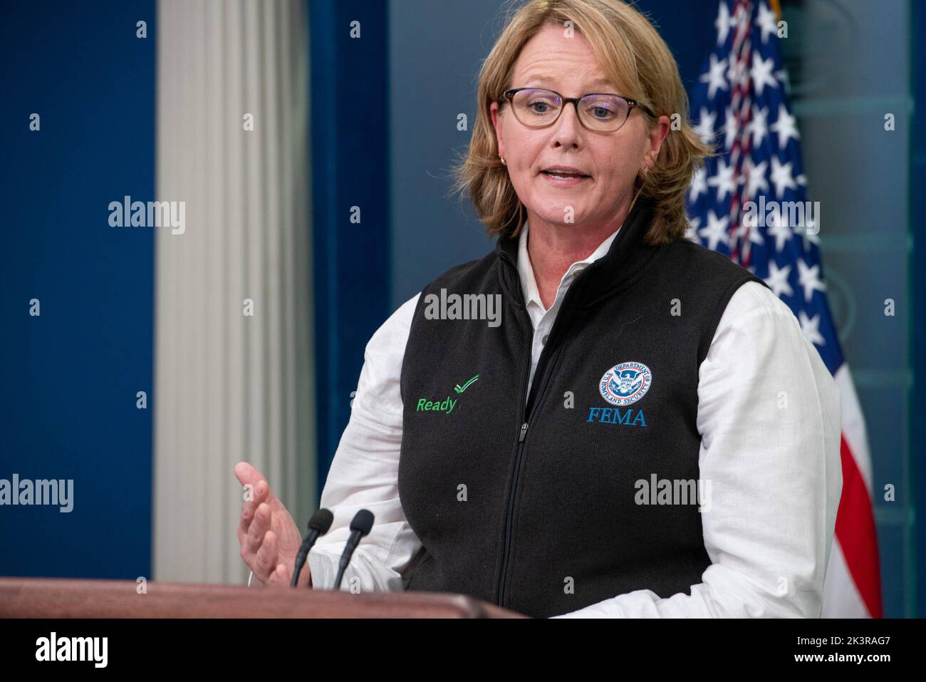 FEMA-Administratorin Deanne Criswell bietet während einer Unterweisung im Weißen Haus in Washington, DC, am Dienstag, den 27. September 2022, Kredit: Rod Lamkey/CNP /MediaPunch Stockfoto