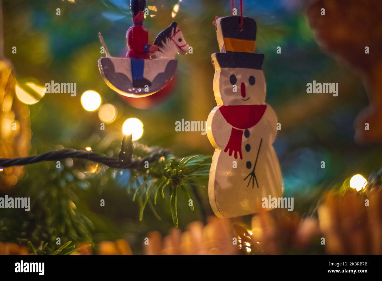 Weihnachten Urlaub Hintergrund mit Baumschmuck Stockfoto