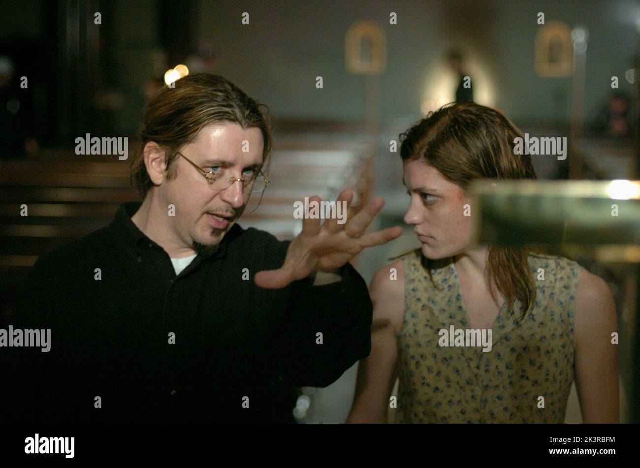 Scott Derrickson & Jennifer Scarpenter Film: The Exorcism of Emily Rose (USA 2005) Charaktere: & Emily Rose Regie: Scott Derrickson 01. September 2005 **WARNUNG** Dieses Foto ist nur für redaktionelle Zwecke bestimmt und unterliegt dem Copyright von SCREEN GEMS und/oder dem Fotografen, die von der Film- oder Produktionsfirma beauftragt wurden.Es kann nur von Publikationen im Zusammenhang mit der Bewerbung des oben genannten Films reproduziert werden. Eine obligatorische Gutschrift für DIE ANZEIGE VON EDELSTEINEN ist erforderlich. Der Fotograf sollte auch bei Bekanntwerden des Fotos gutgeschrieben werden. Ohne schriftliche Genehmigung der Film Company kann keine kommerzielle Nutzung gewährt werden. Stockfoto